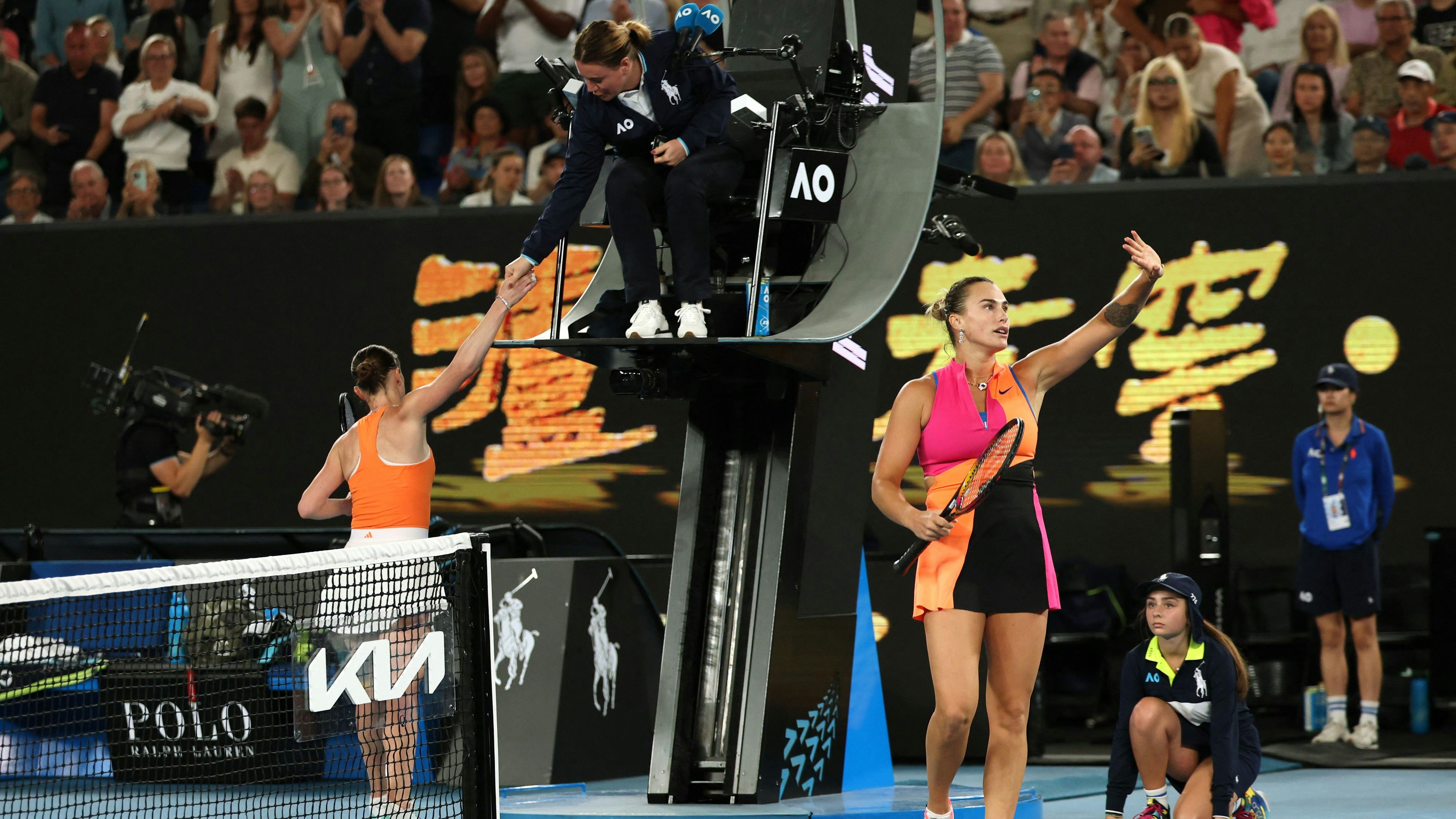 Heute.at - Eklat mit Ansage – kein Handschlag nach dem Halbfinale