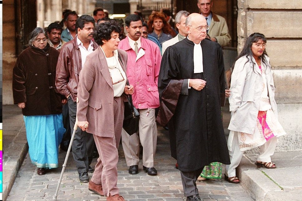 65 ehemalige Geiseln verklagten die British Airways in Paris