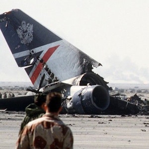 Sie dachten, sie fliegen in den Urlaub, und landeten mitten im Krieg