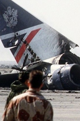 Die Passagiere durften aussteigen, dann wurde die Boeing der British Airways in die Luft gesprengt