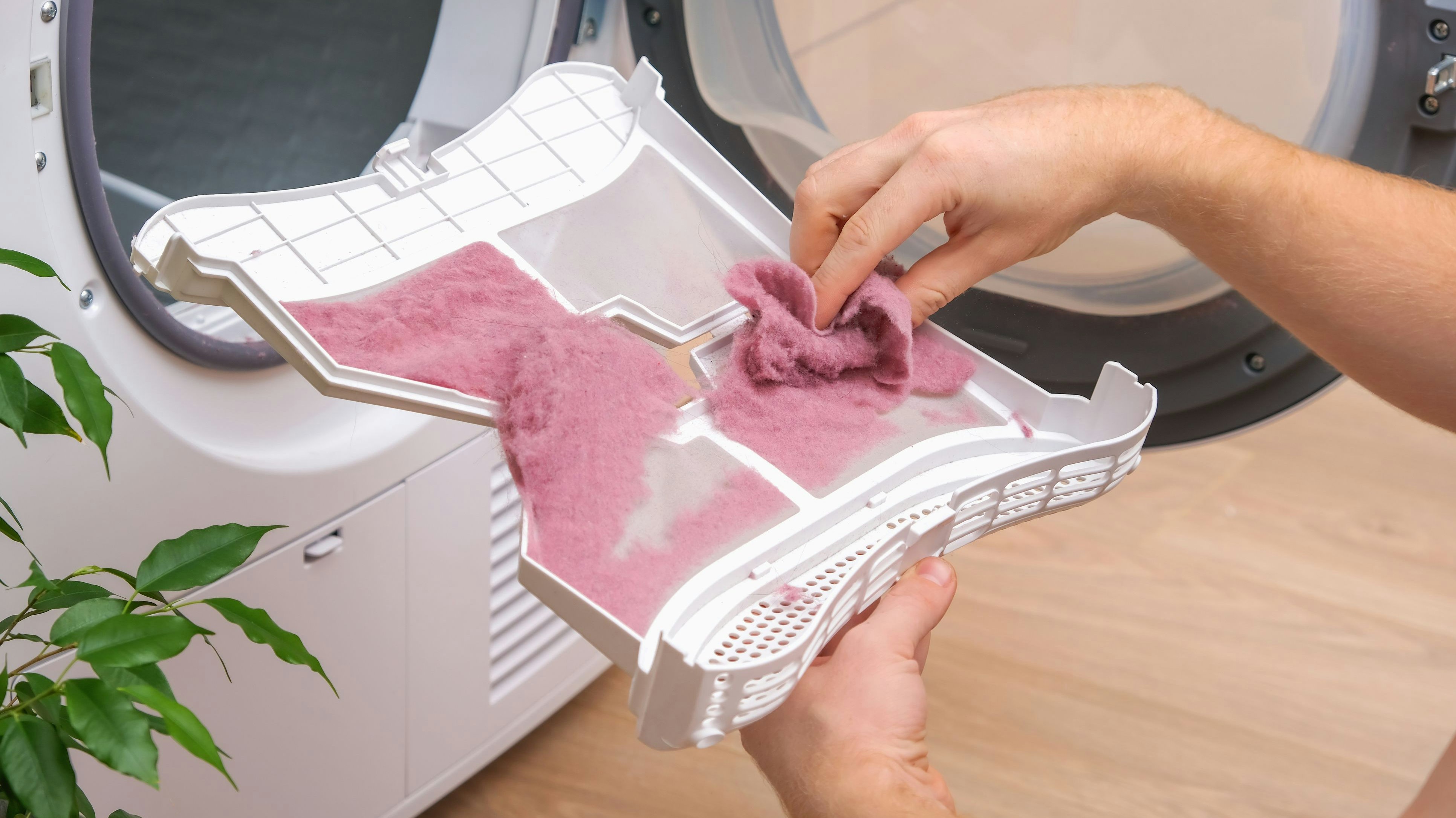 Heute.at - Brandgefahr! Dieses Trockner-Teil wird oft vergessen