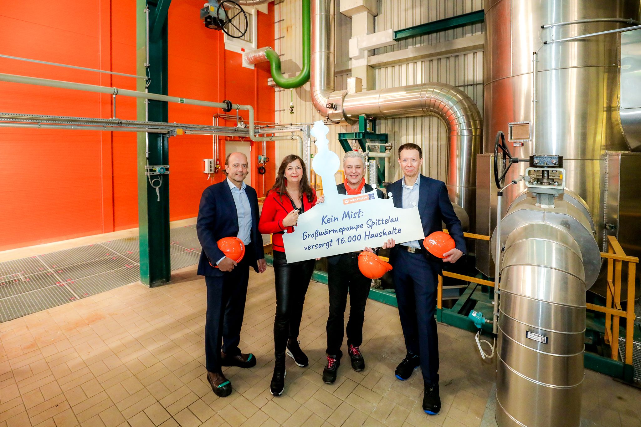 Inbetriebnahme Großwärmepumpe Spittelau: Stefan Gara (Neos), Stadträtin Ullia Sima (SP), SP-Klubchef Josef Taucher, Wien-Energie-Chef Karl Gruber