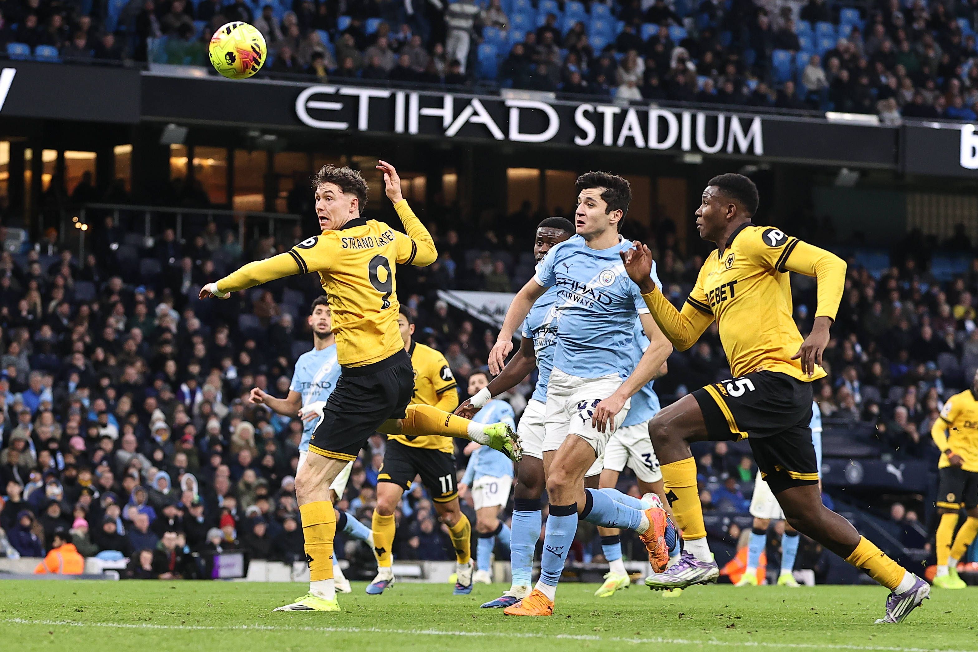 Stand Larsen wechselt von den Wolves zu City.