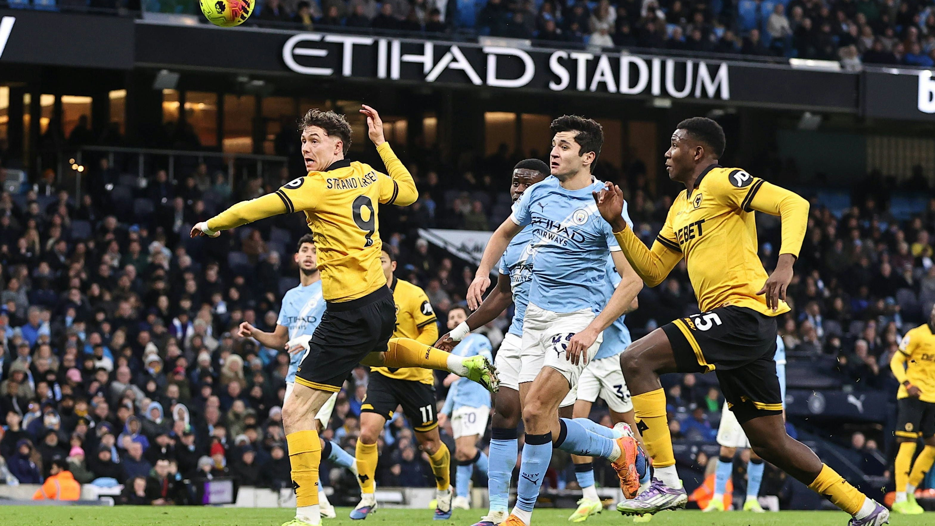 Stand Larsen wechselt von den Wolves zu City.