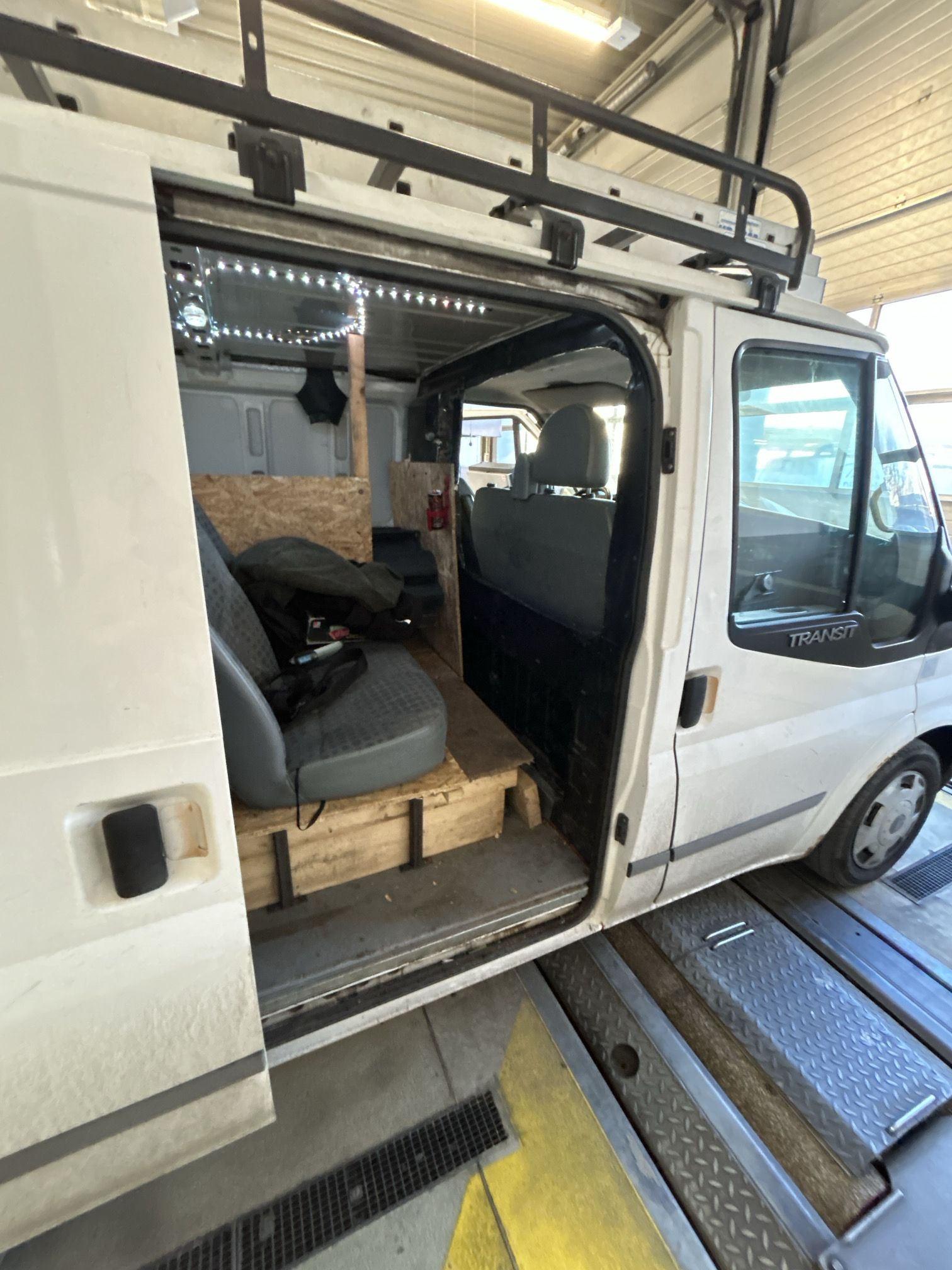 Die Polizei konnte zahlreiche Mängel an dem Fahrzeug feststellen.