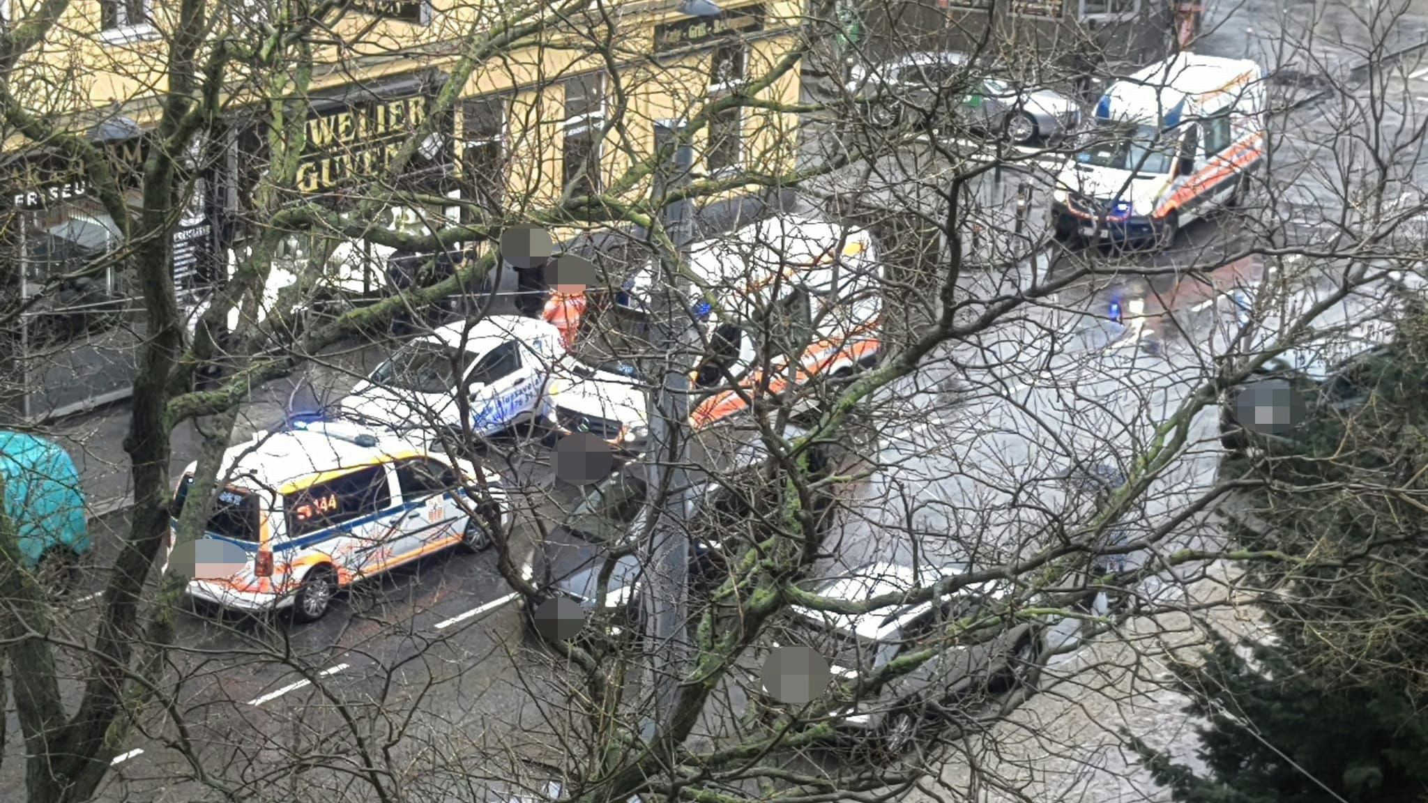 Schlägerei auf offener Straße in Wien! Zwei Verletzte