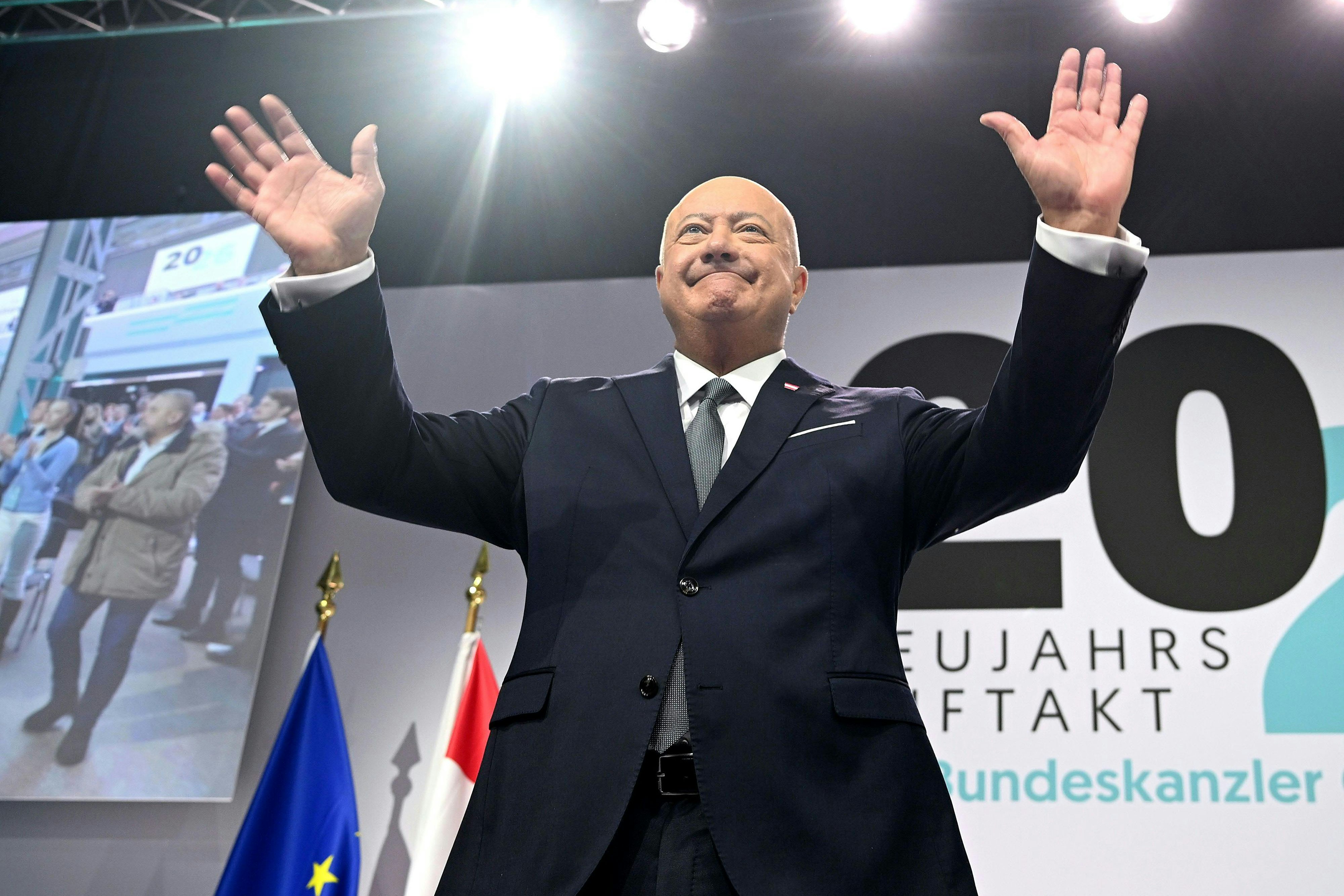 Kanzler Christian Stocker überraschte mit seiner Ankündigung Freund und Feind