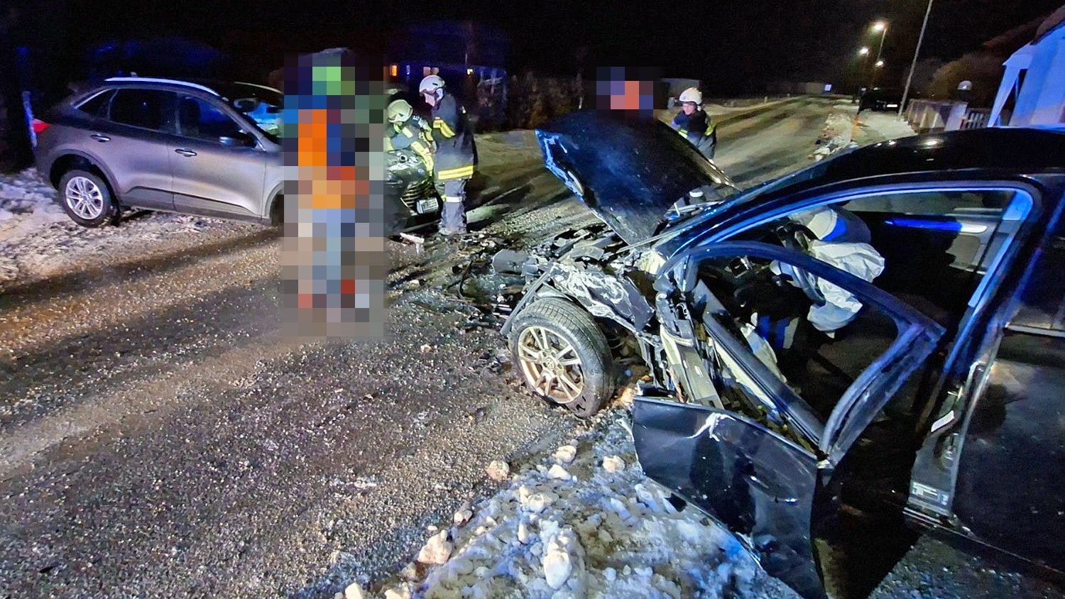 Heute.at - Autos wegkatapultiert: 2 Verletzte bei Pkw-Crash