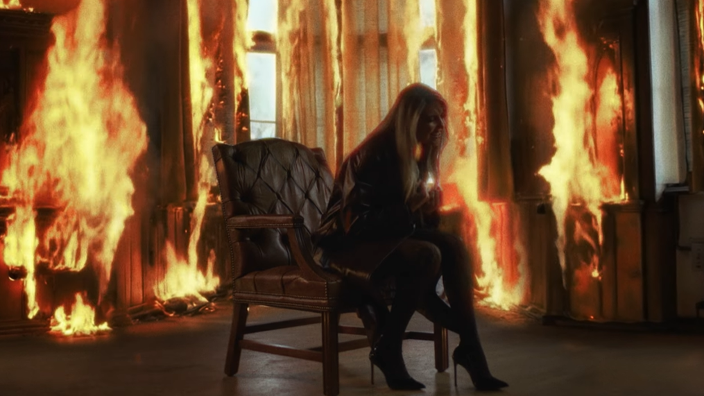 Heute.at - Dialekt könnte zum ESC! Kayla Krystin zeigt Song