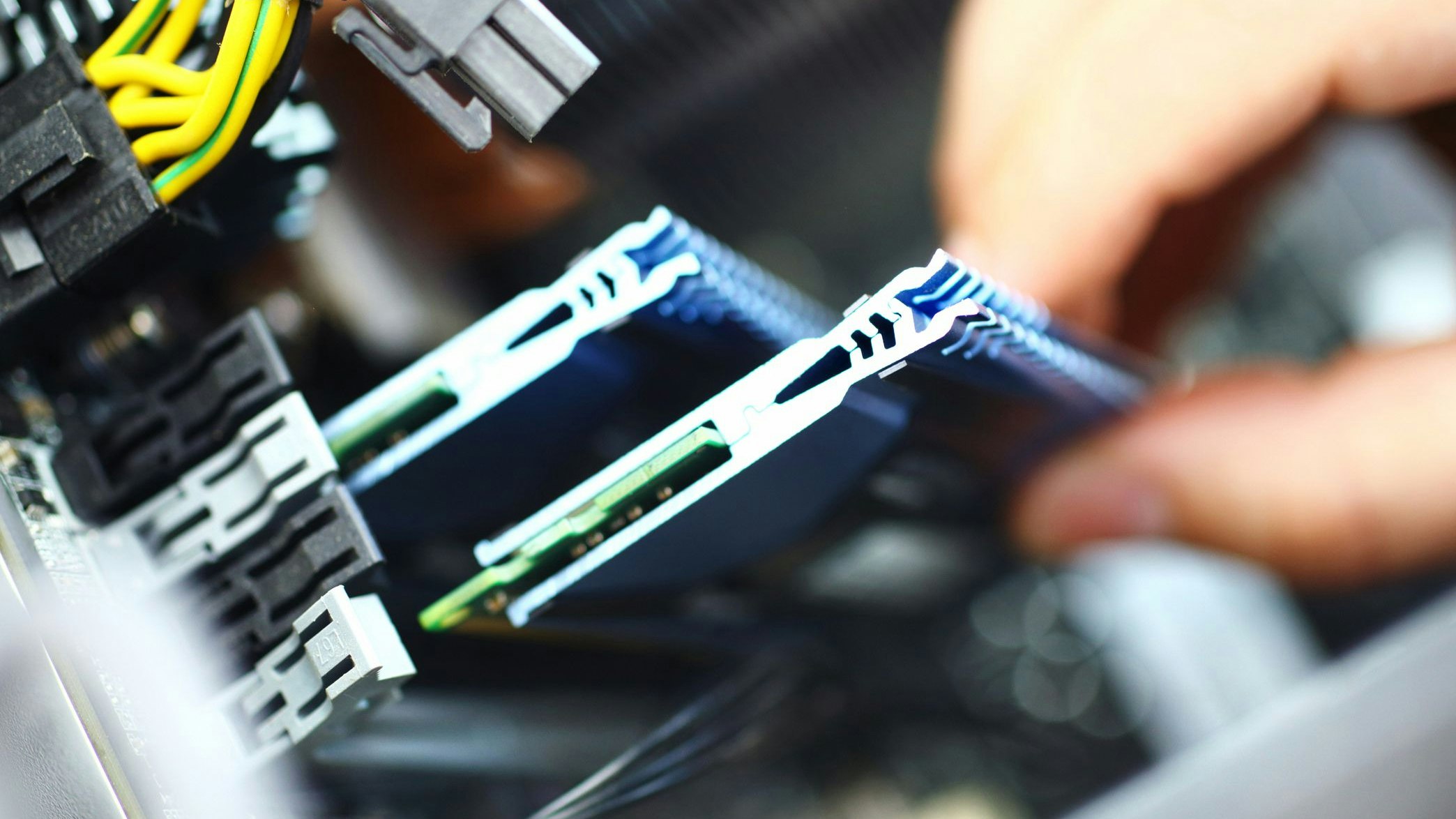 Für einfache Aufgaben reichen 4 GB, 8 GB eignen sich für Alltag und Homeoffice.