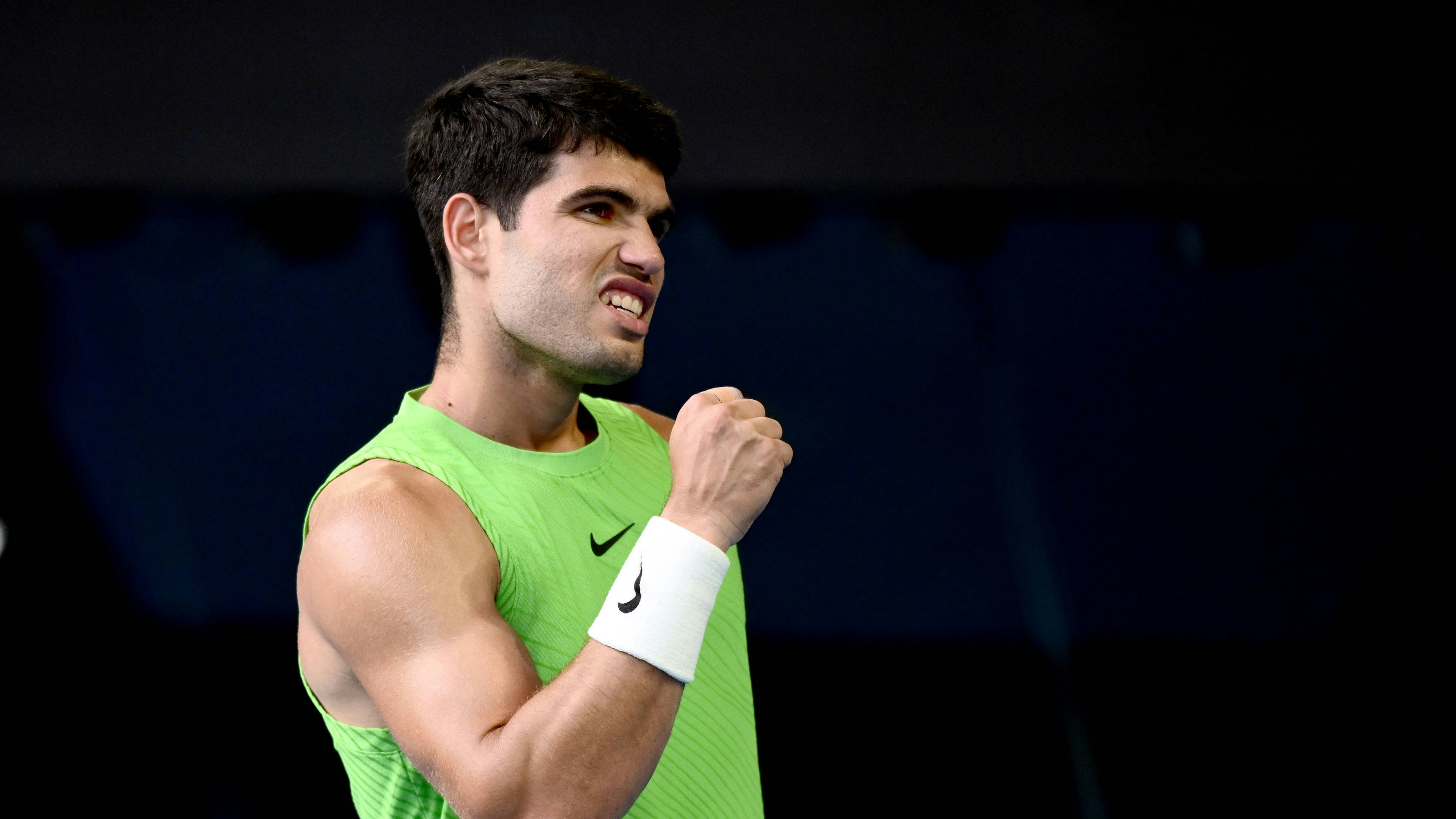 TENNIS AUSTRALIAN OPEN, Carlos Alcaraz of Spain reacts during the mens semifinal against Alexander Zverev of Germany on day 13 of the 2026 Australian Open tennis tournament at Melbourne Park in Melbourne, Friday, January 30, 2026.  NO ARCHIVING MELBOURNE VICTORIA AUSTRALIA PUBLICATIONxNOTxINxAUSxNZLxPNGxFIJxVANxSOLxTGA Copyright: xJOELxCARRETTx 20260130198464158333