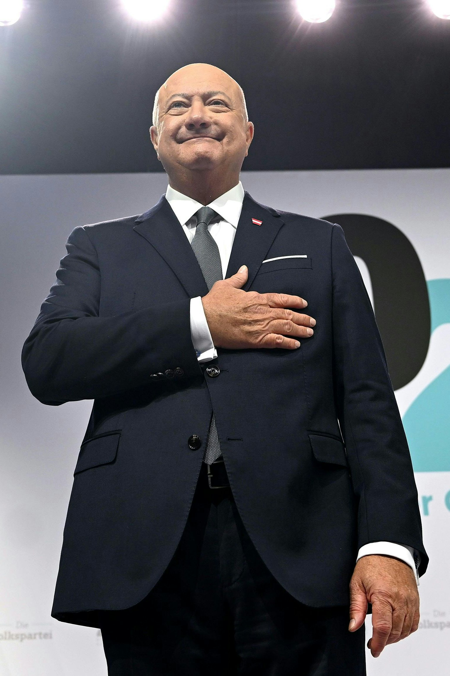 Gott sei Dank, ich hab' die Brieftasche eh eingesteckt