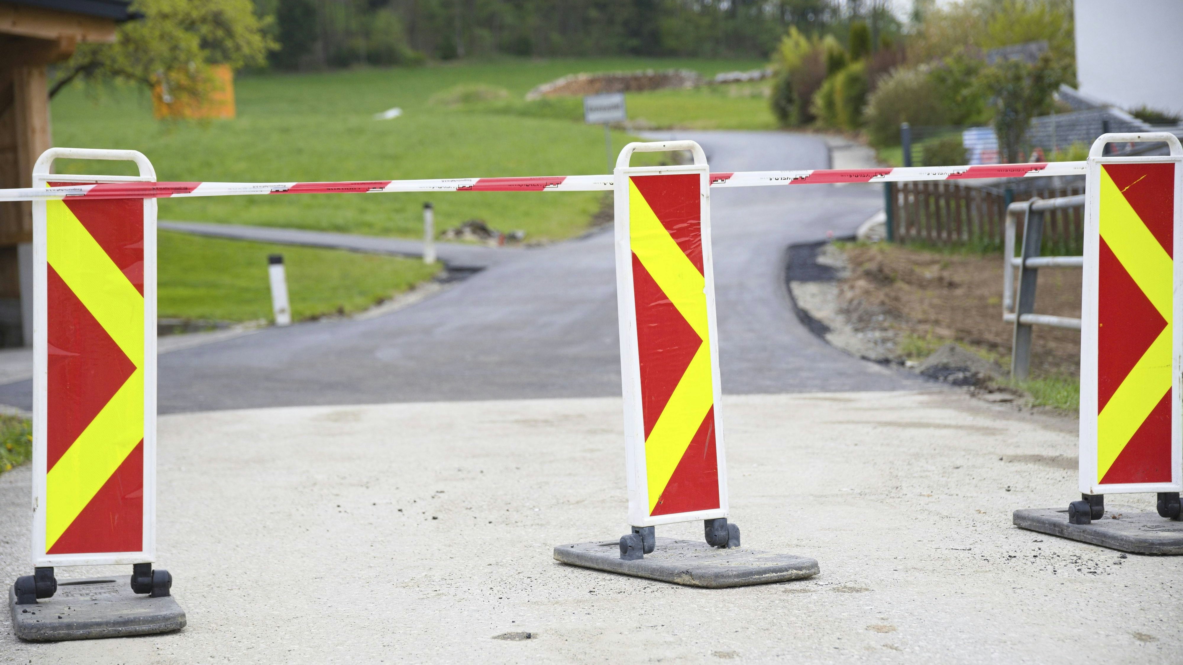Heute.at - Hangrutsch in Neusiedl – Auto verschüttet