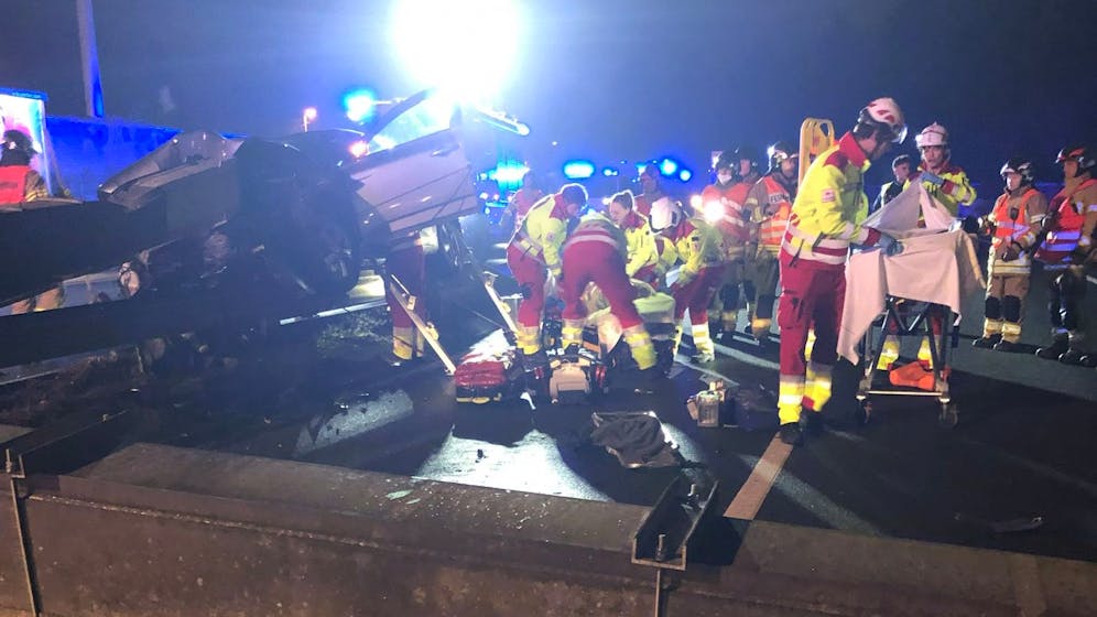 Die Einsatzkräfte waren rasch vor Ort und eilten den Verletzten zu Hilfe.