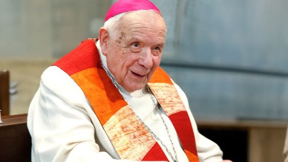 Heute.at - Große Trauer um Linzer Altbischof Maximilian Aichern