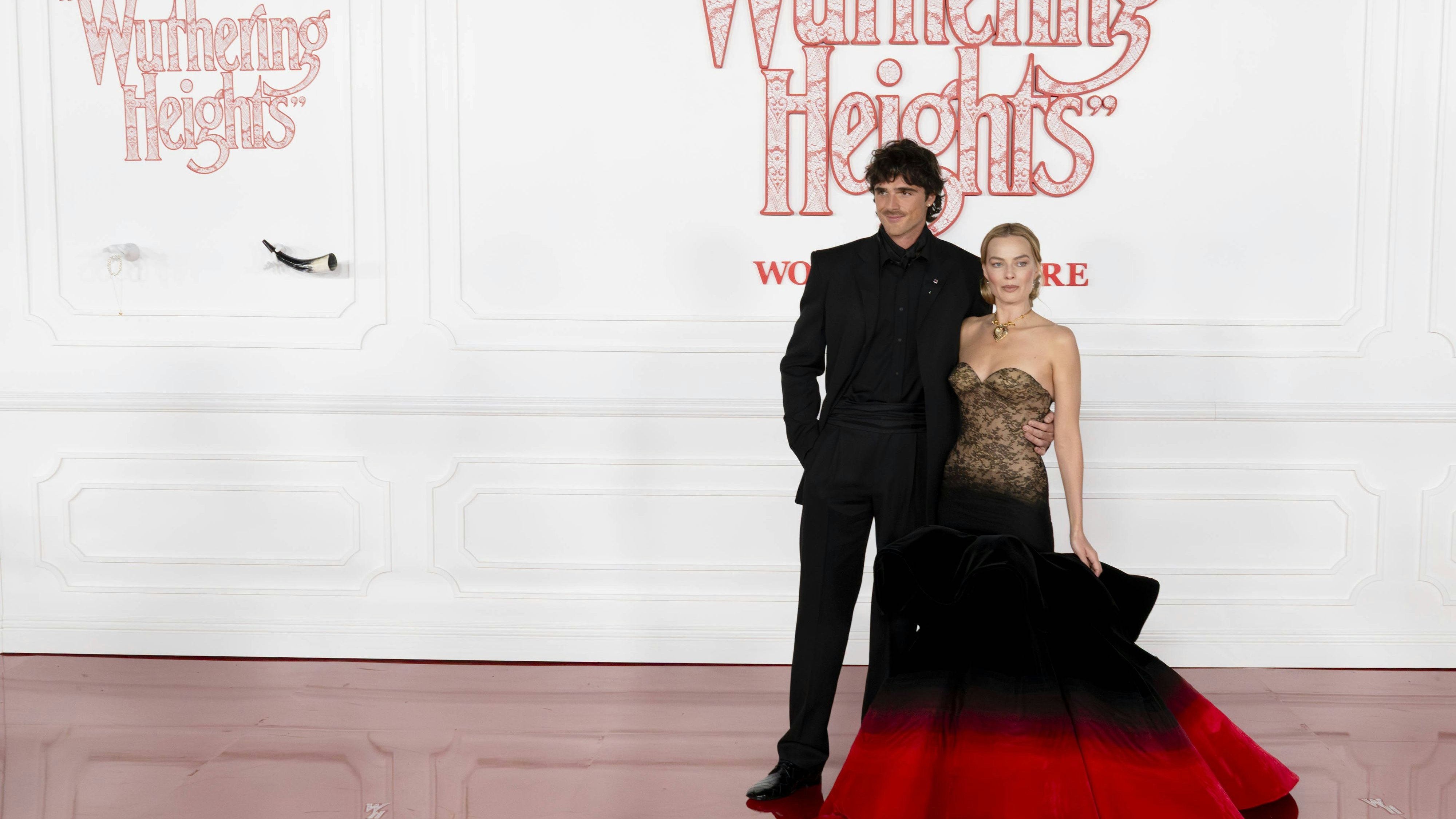 Margot Robbie und Jacob Elordi bei der Weltpremiere von "Wuthering Heights" in Los Angeles.
