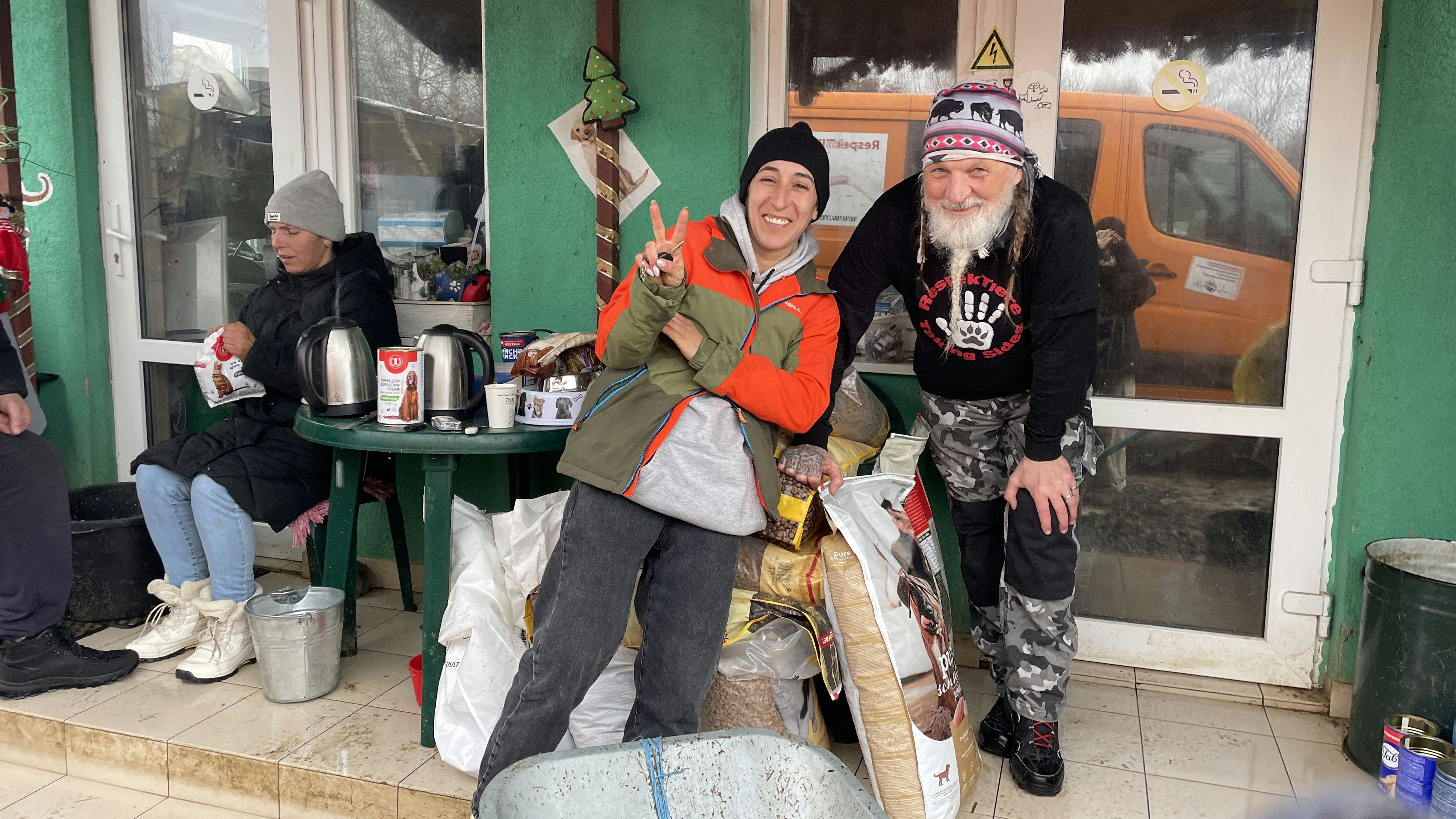Putzgruber und Helferin Irina. Sie hoffen sich bald wieder zu sehen.