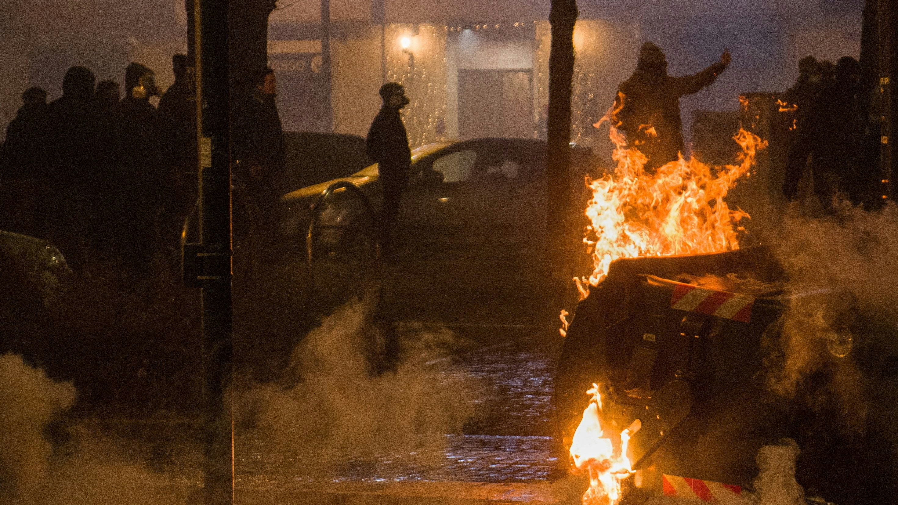 Heute.at - Schwere Ausschreitungen bei linker Demo in Italien