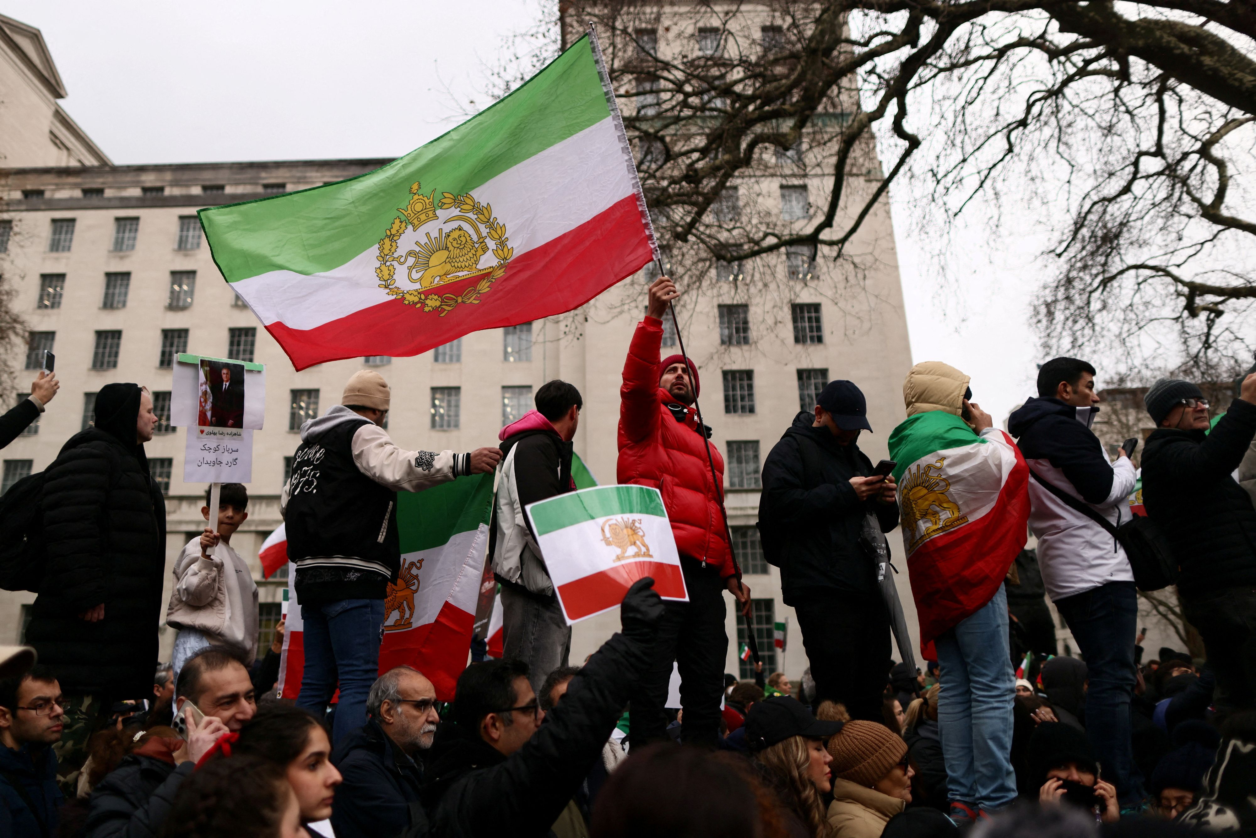 Iranische Einsatzkräfte töteten nach Angaben von Aktivisten tausende Menschen