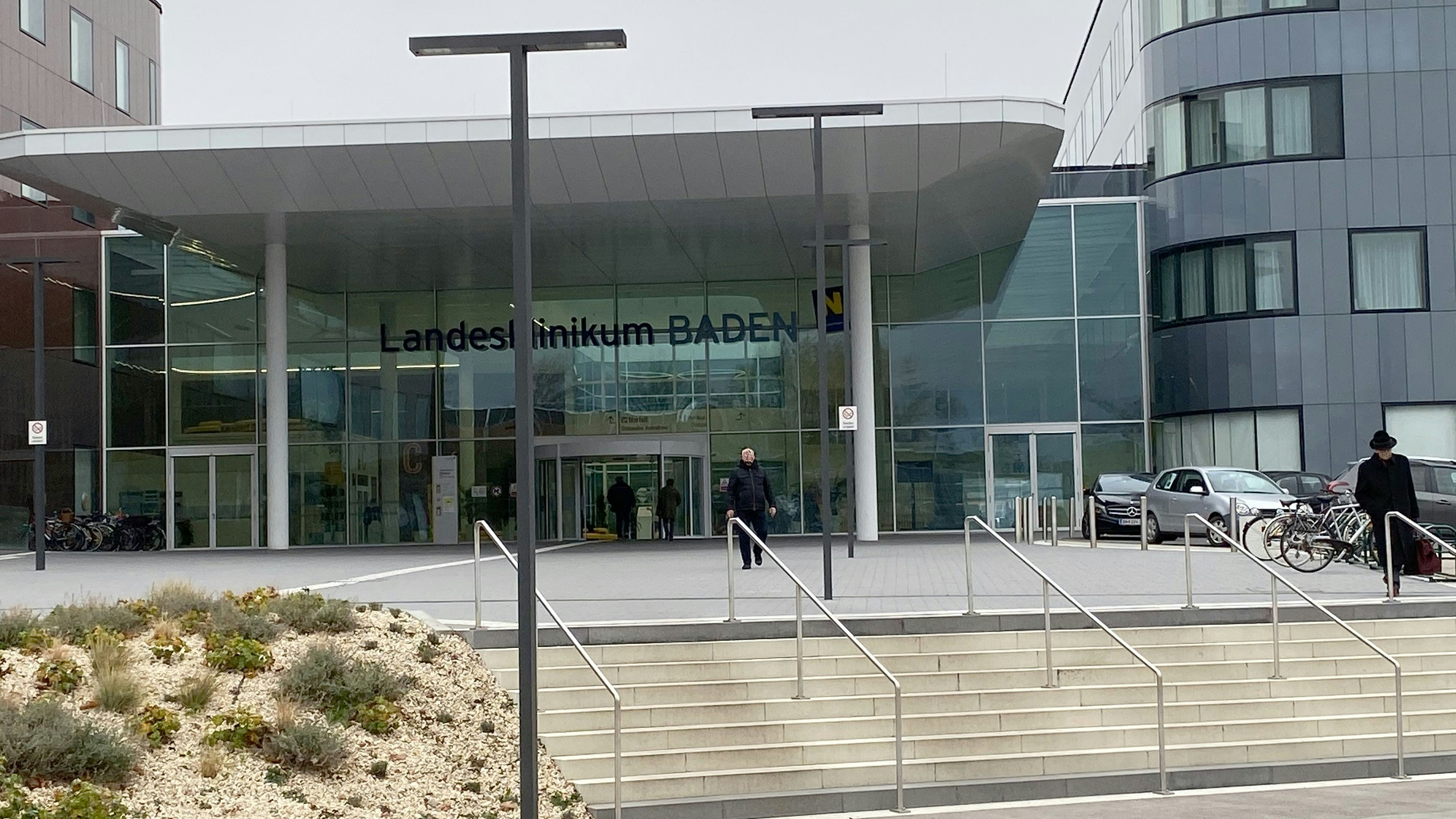 Heute.at - Frau niedergestochen – Tat zuvor per E-Mail angekündigt