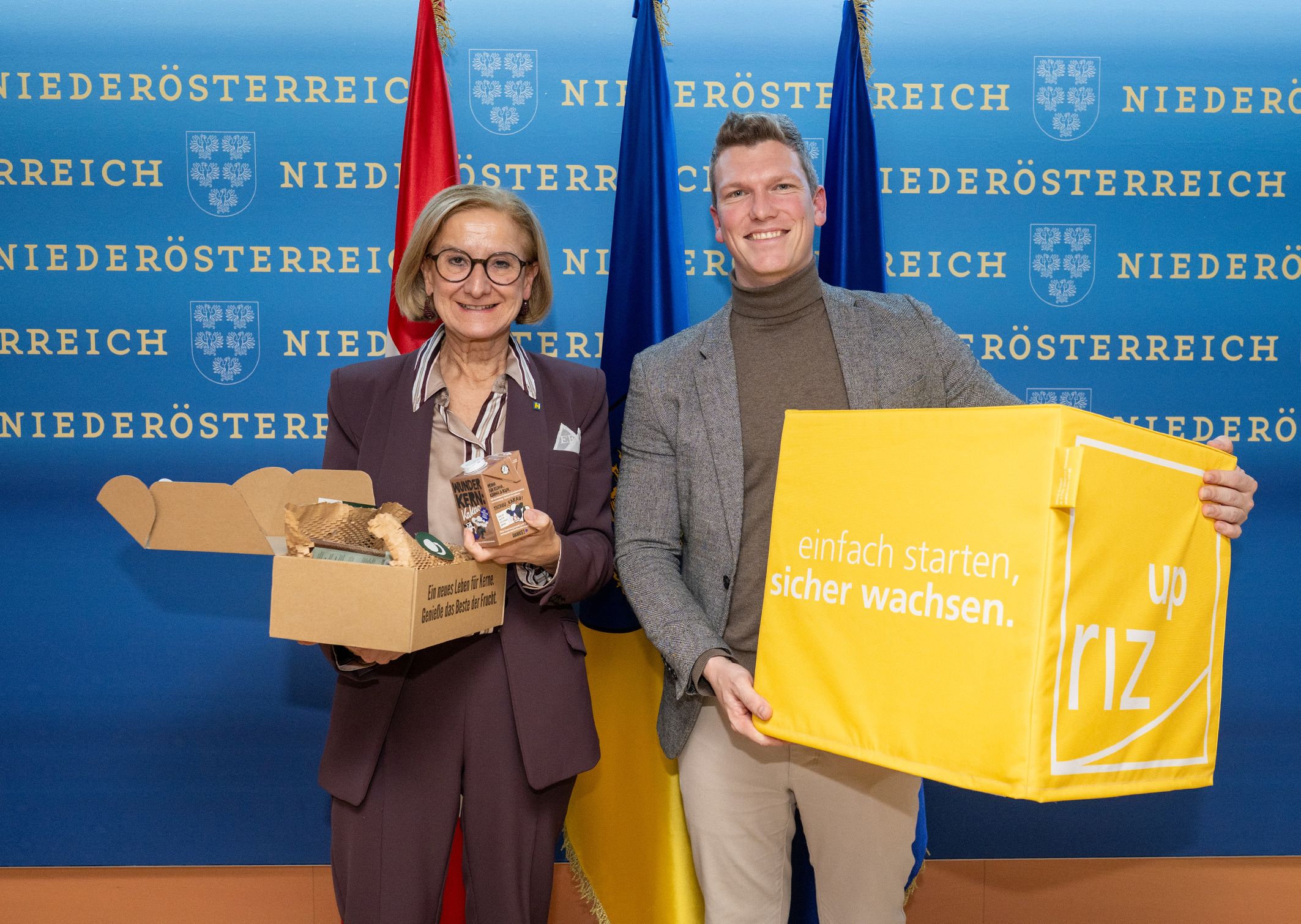 Landeshauptfrau Johanna Mikl-Leitner mit KernTec Geschäftsführer Michael Beitl