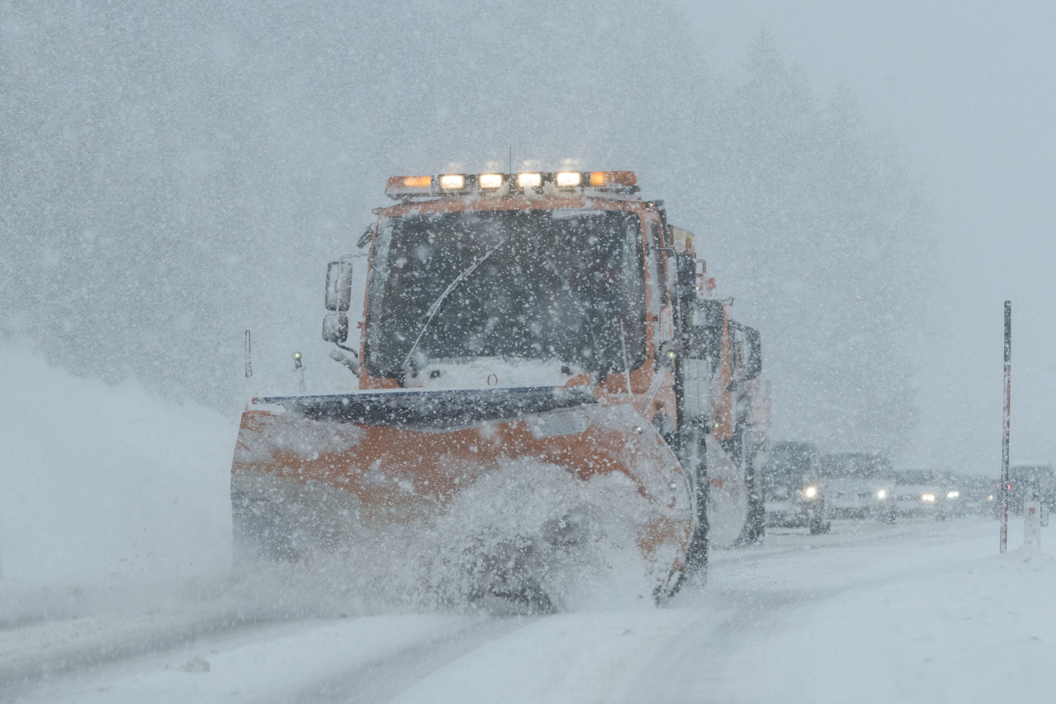 Heute.at - Schnee-Walze rollt auf Österreich zu – wo es weiß wird