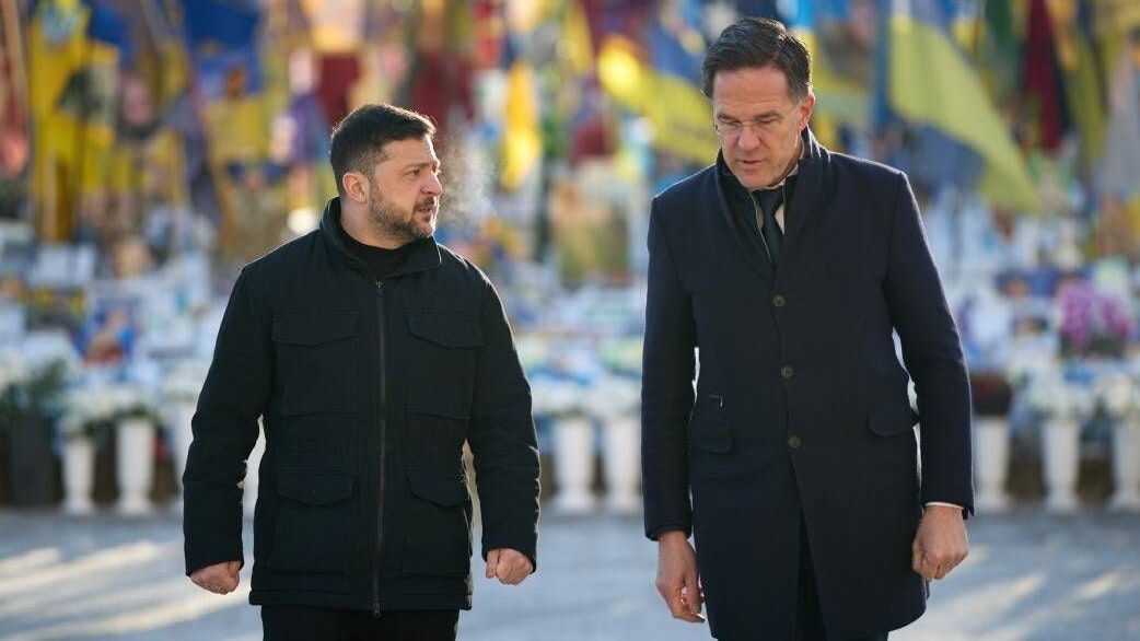 Heute.at - Sirenen heulen bei Rutte-Besuch – Luftalarm in Kiew