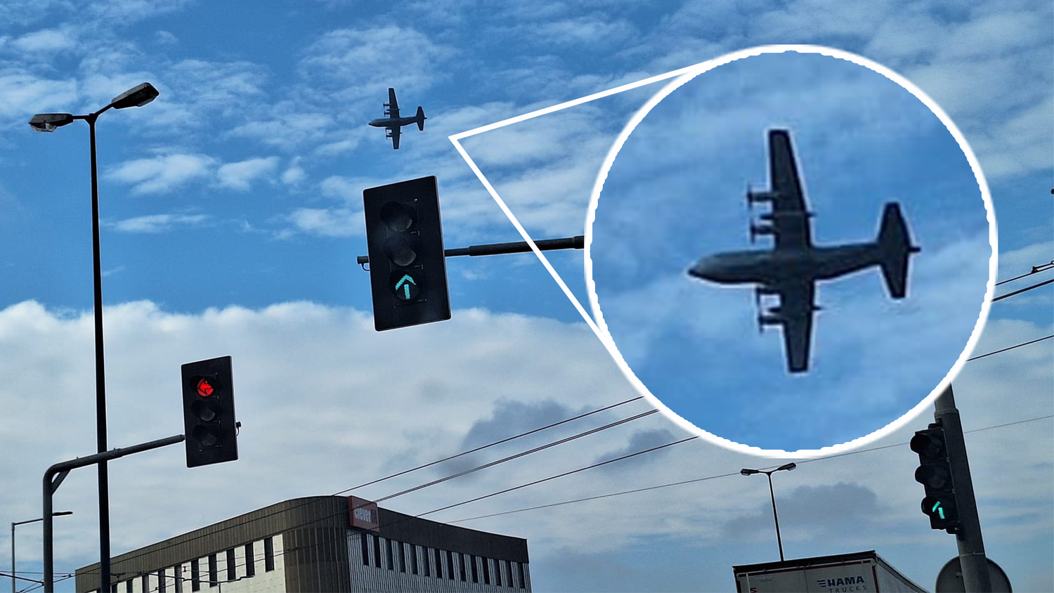 Heute.at - Hercules-Tiefflug in Nähe von Linz sorgt für Aufsehen