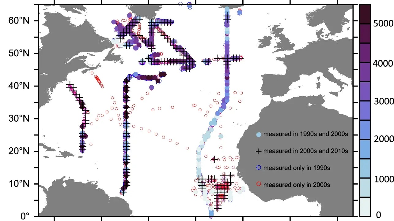 Räumliche Verteilung von Wasseralterungs-Profilen im Nordatlantik von 1985 bis 2021.