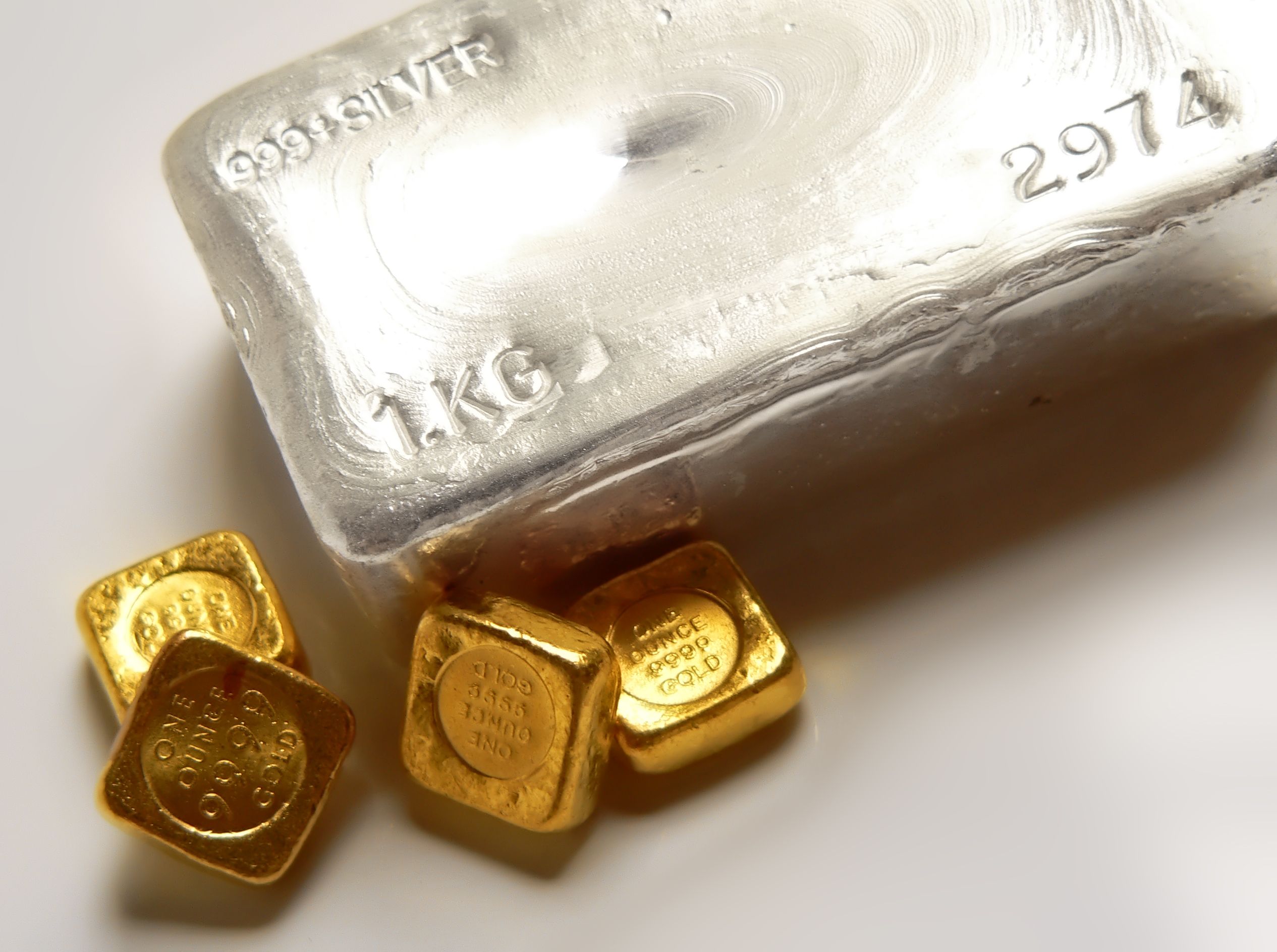 Heute.at - Gold und Silber erholen sich nach massivem Preissturz