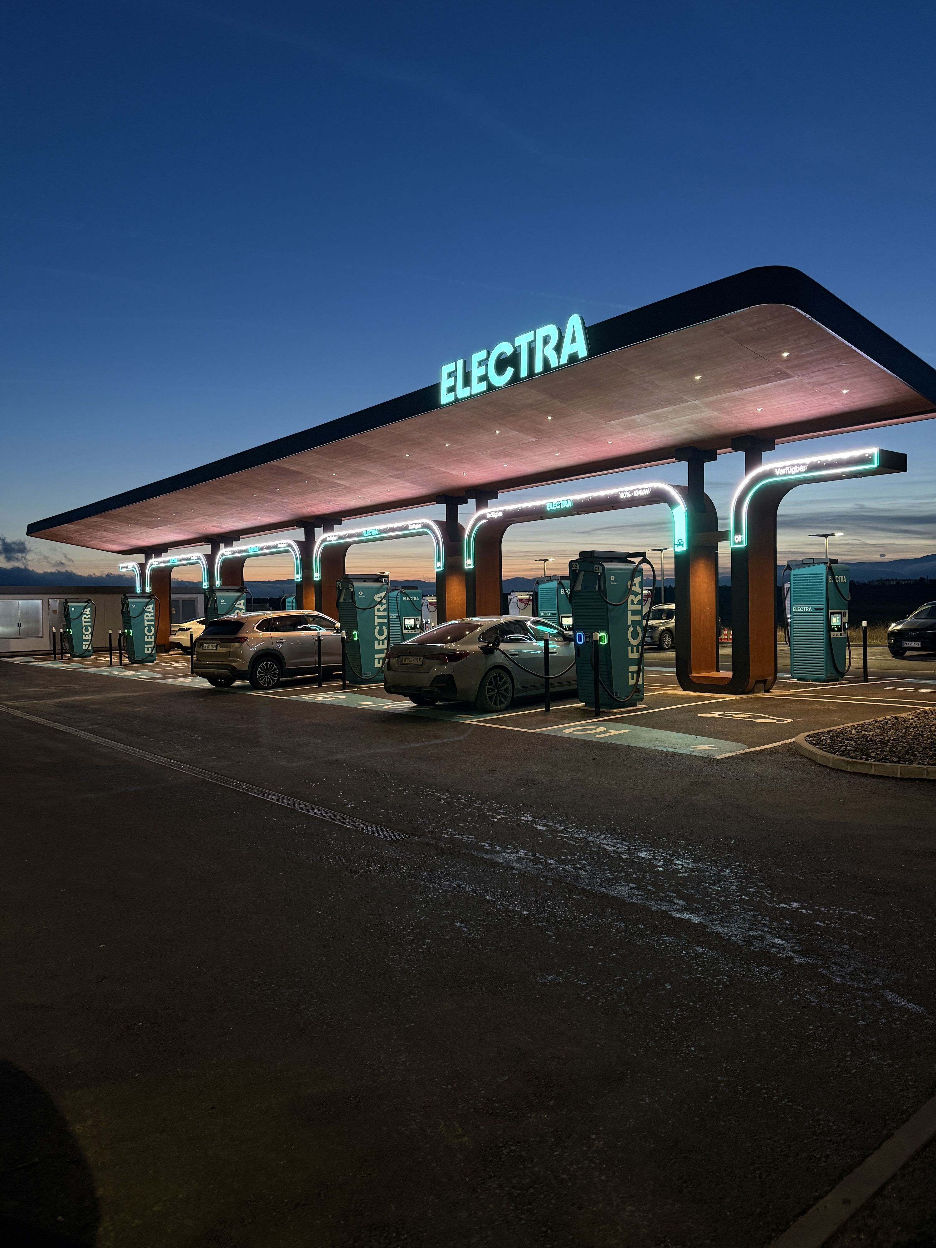 Electra-Station in Wiener Neustadt: Der Anbieter hat sein Ladenetz von drei auf 25 Schnelllade-Hubs ausgebaut.