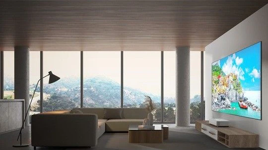 Epson stellt mit dem Lifestudio Grand EH-LS970 einen neuen Ultrakurzdistanzprojektor mit 4K-Auflösung vor. 