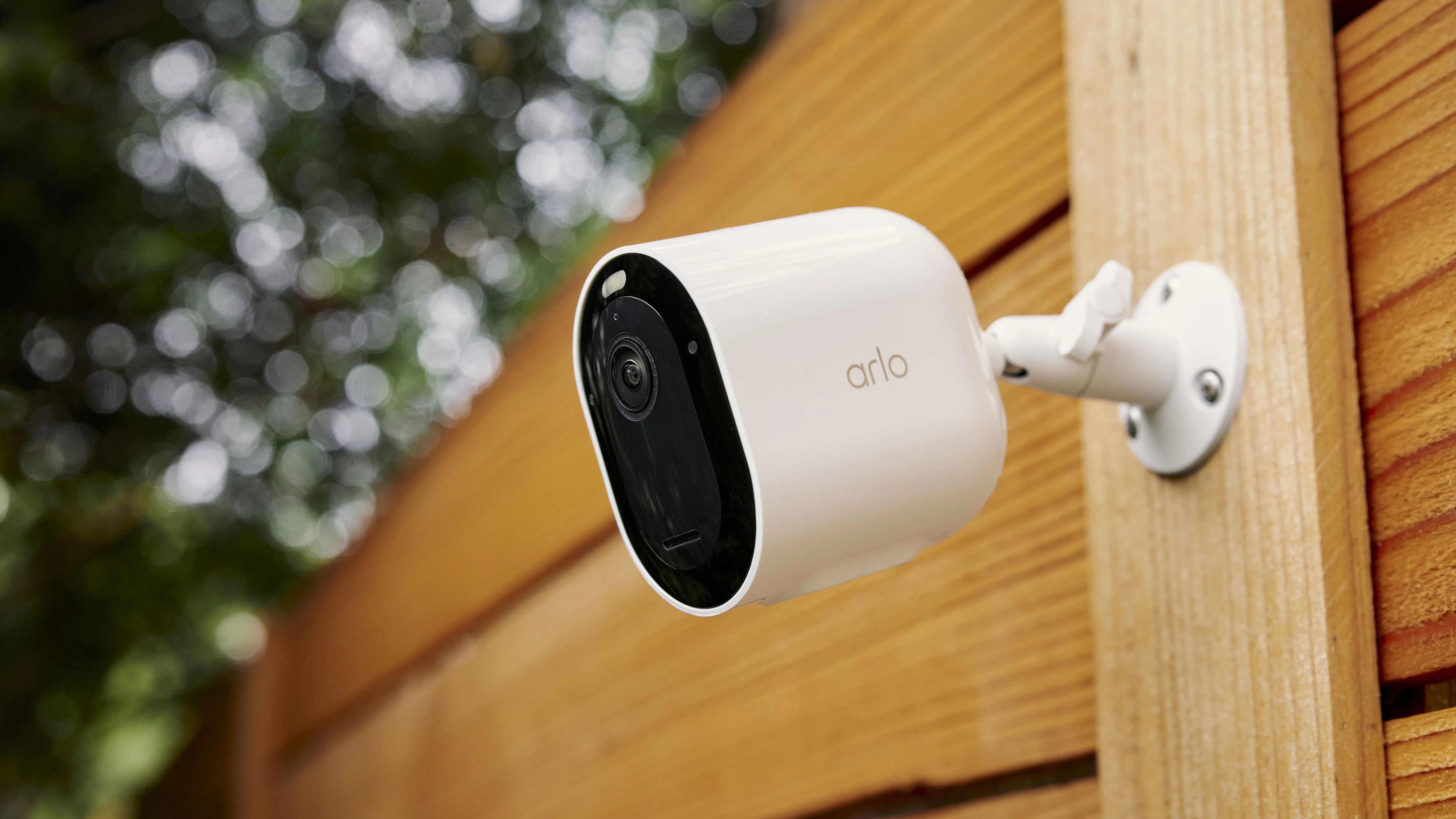 Die Arlo Pro 6 setzt auf eine 2K+-Auflösung mit HDR und einen neuen 12-Bit-Farbsensor.