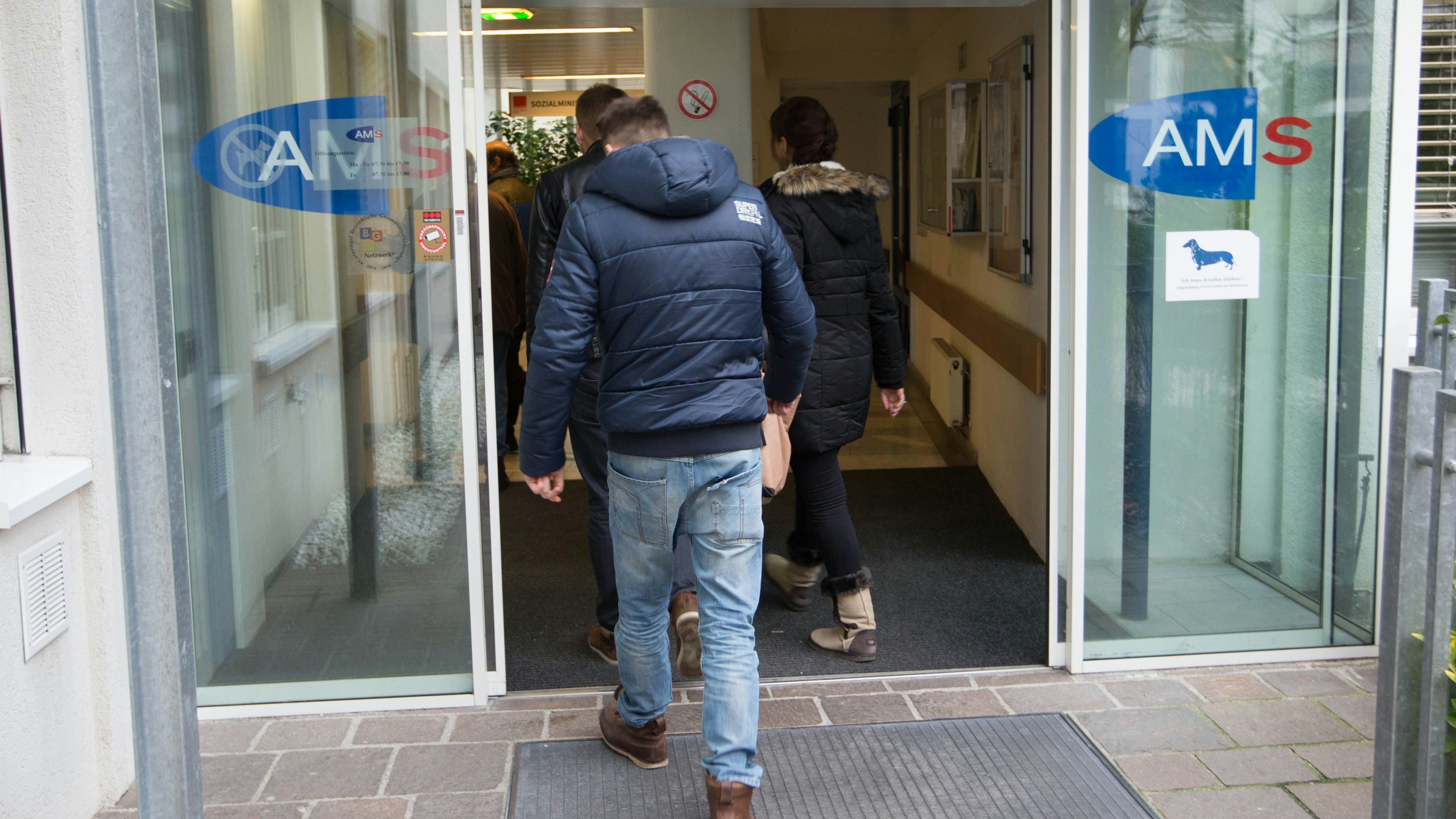 Heute.at - Über 63.000 betroffen! Arbeitslosigkeit am Bau steigt