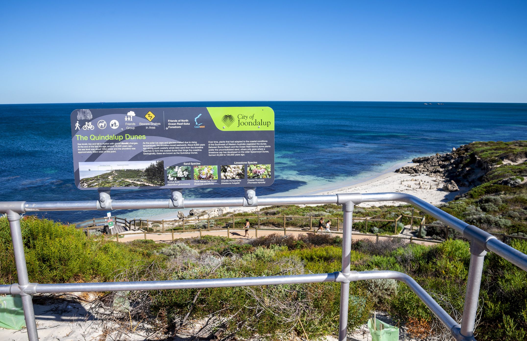 Hier, vor der Küste des Quindalup Beach südlich von Perth in Westaustralien, ereignete sich der dramatische Vorfall.