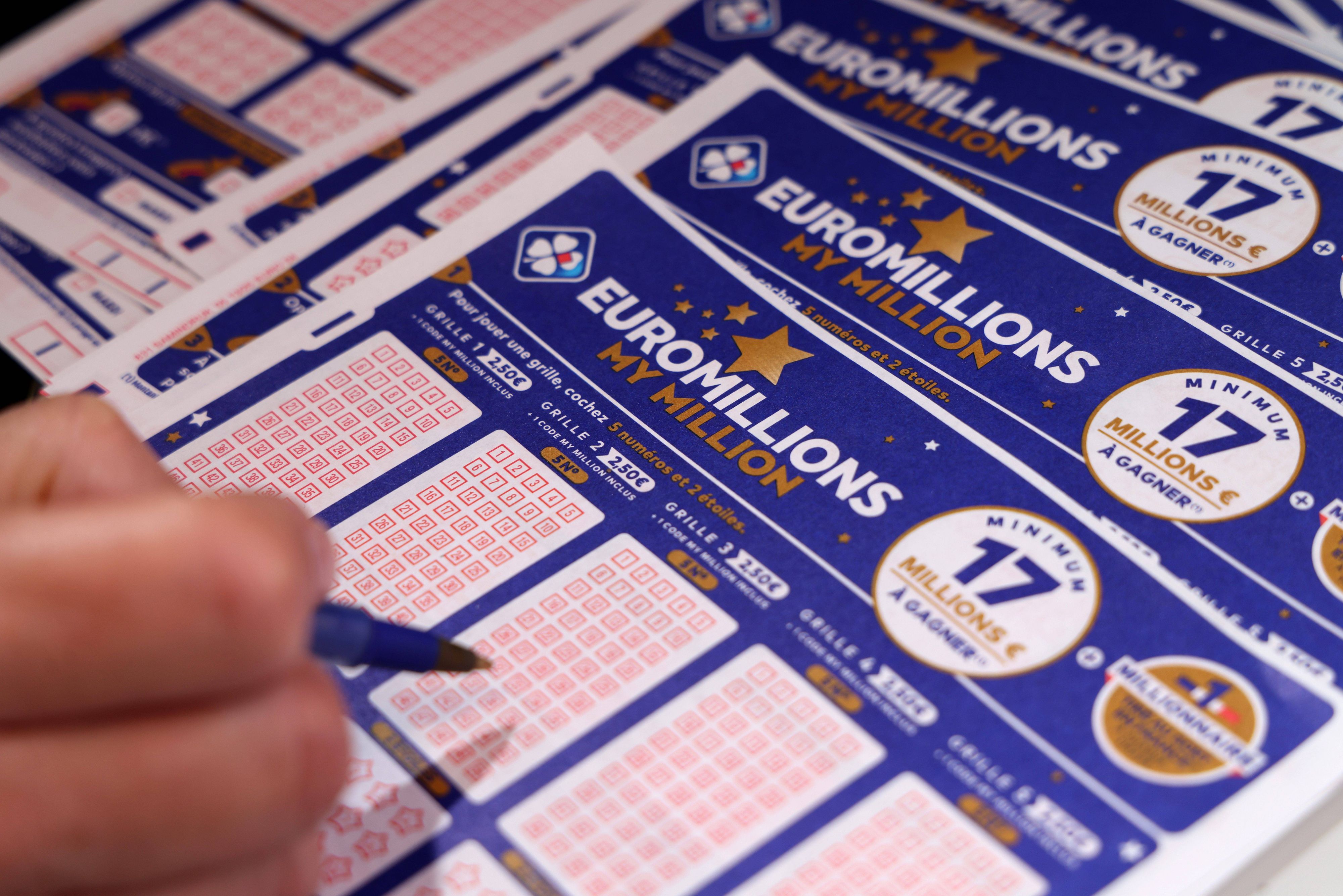 In Belgien haben 21 Freunde 123 Millionen Euro bei der Euromillions-Lotterie abgeräumt. 