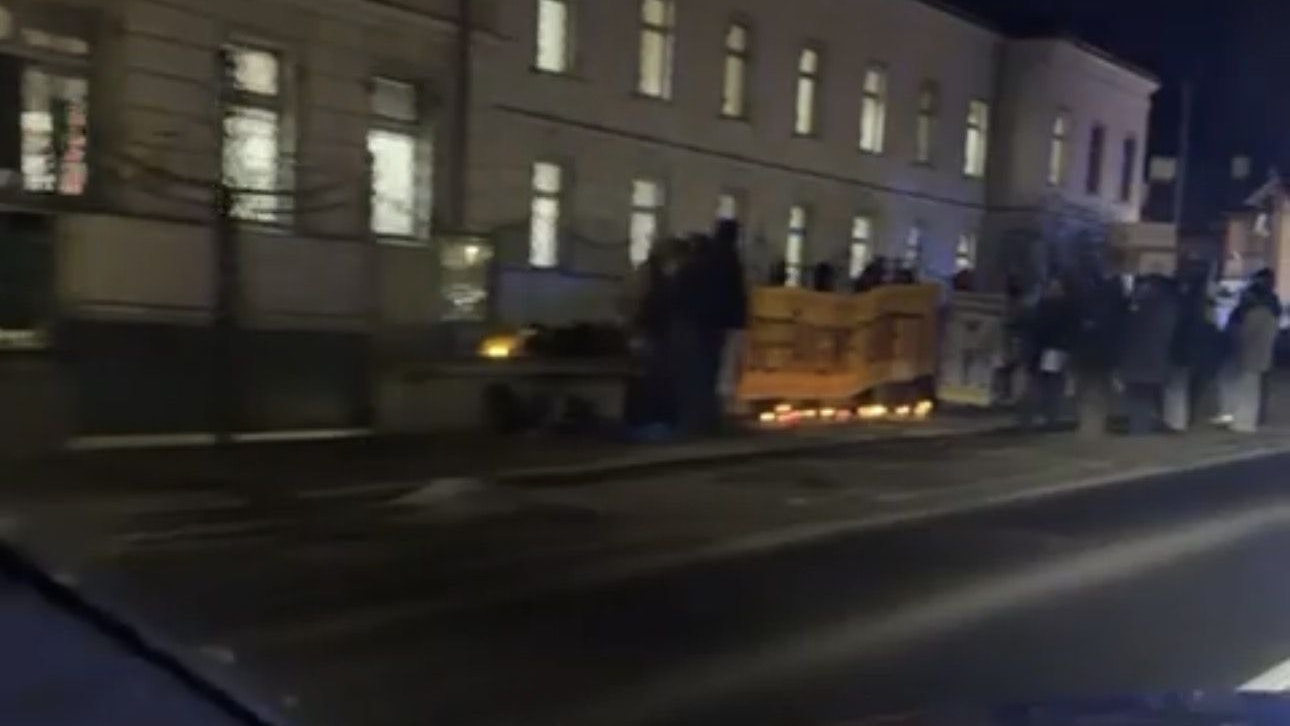 Heute.at - Nach Tod von Häftling – Kundgebung vor Justizanstalt