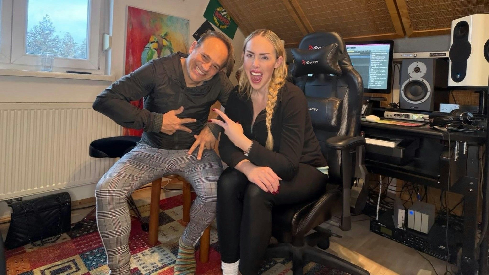 Heute.at - Lugner-Ex und Aberer singen sich zum Fußball-Traum