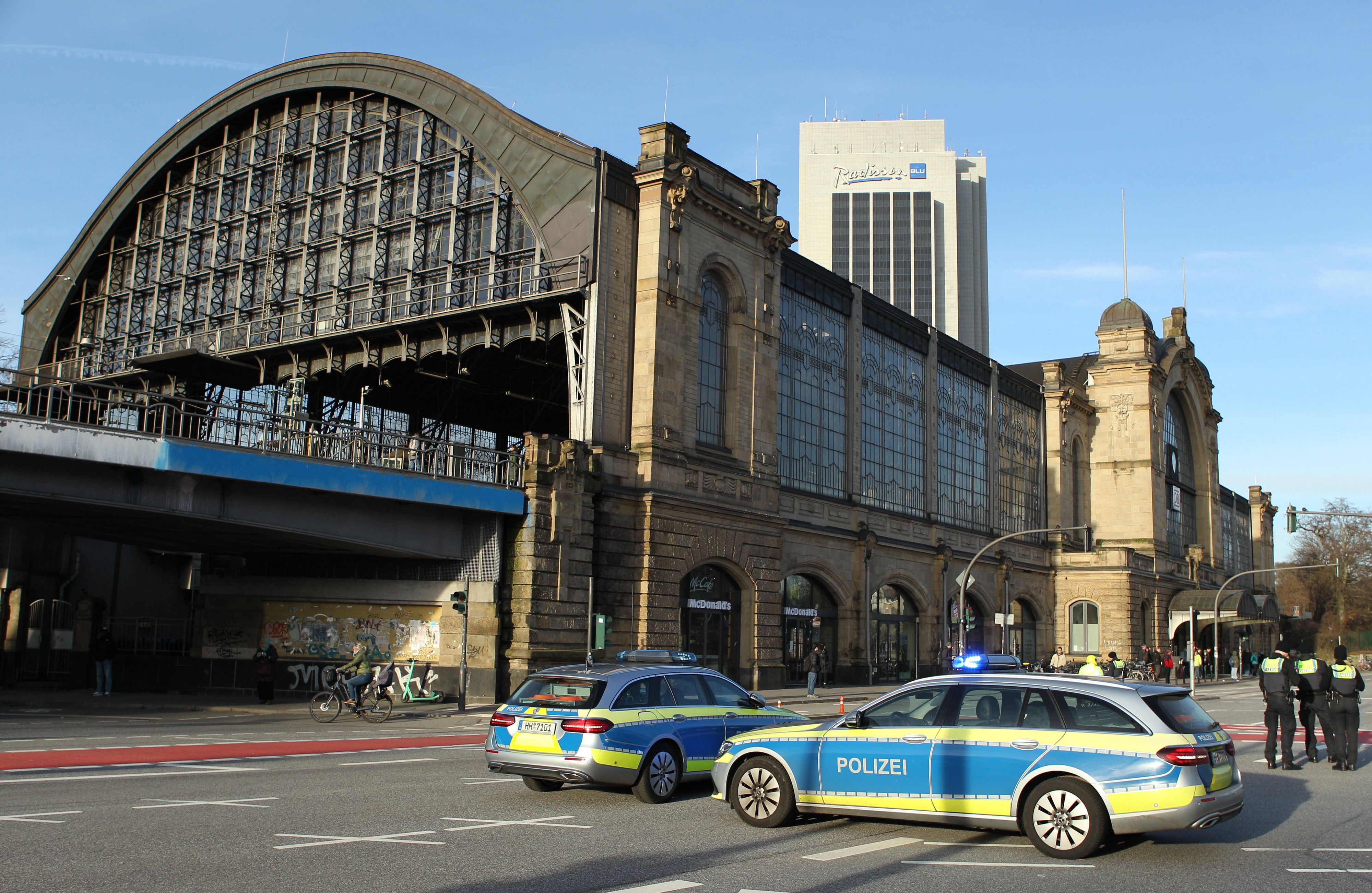 In Deutschland ist es erneut zu einem brutalen Angriff auf einen Zug-Mitarbeiter gekommen.