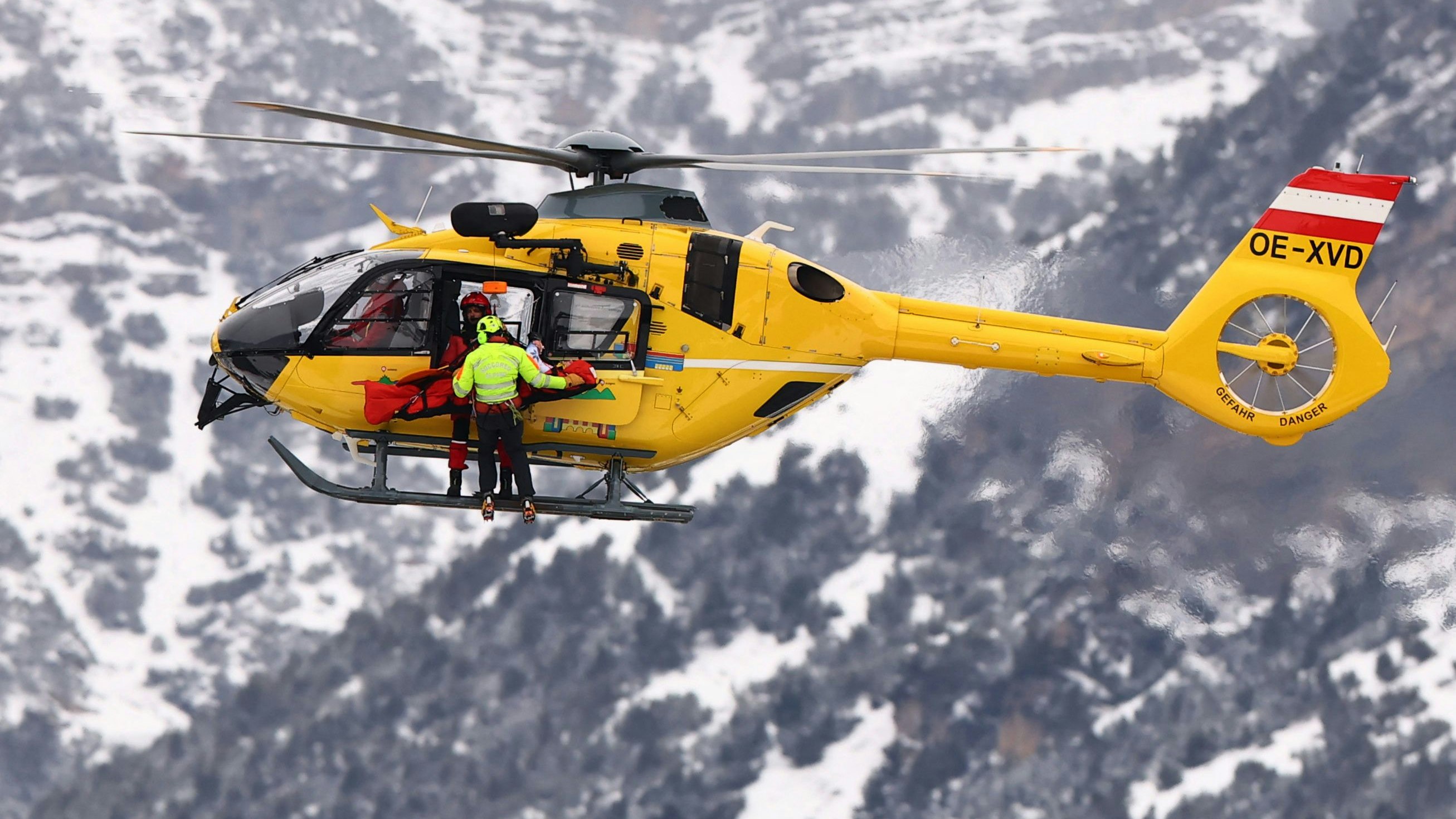 Heute.at - Ski-Ass stürzt auf Olympia-Piste – Teamarzt hat Zweifel