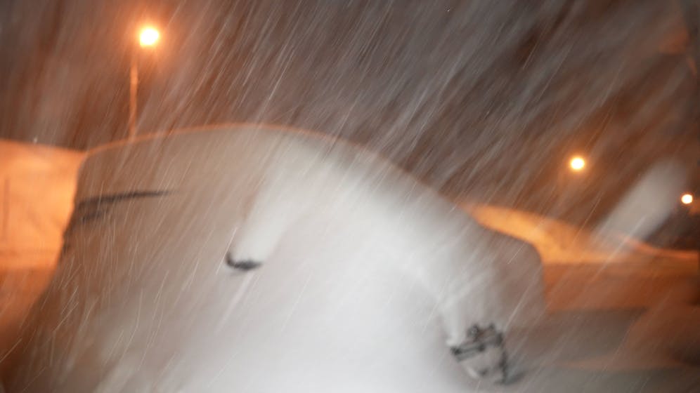 Heute.at - Große Gefahr! Im Haus bleiben – Schnee-Walze kommt