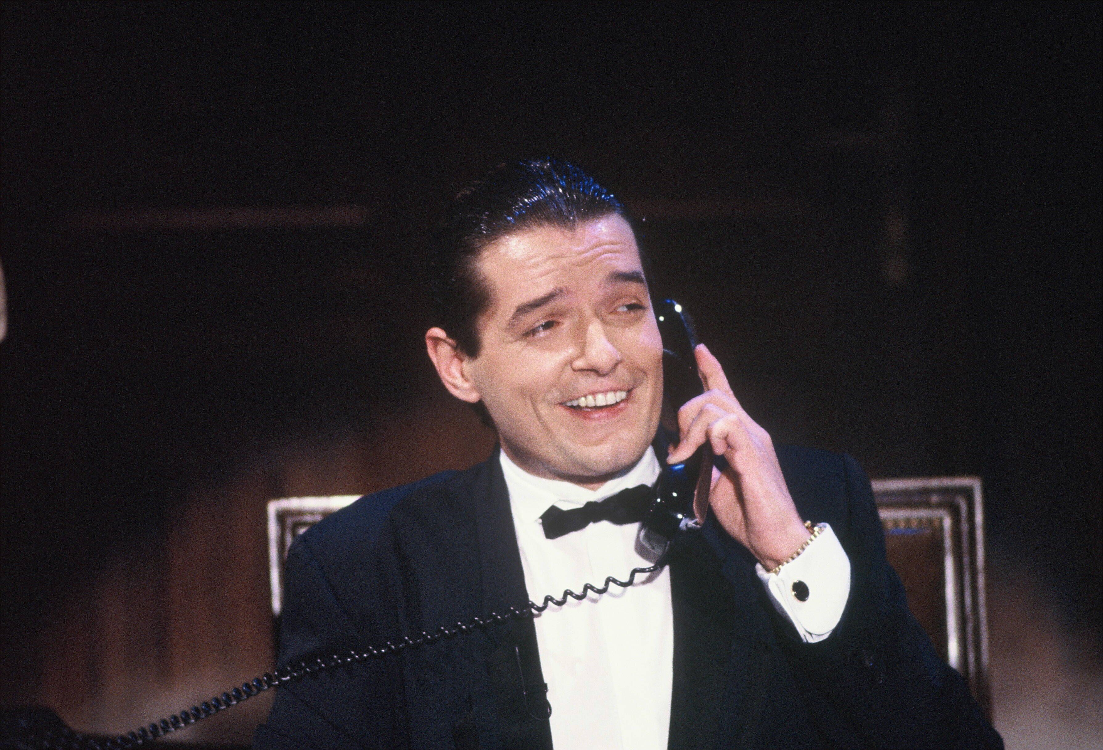 Heute.at - Marmor-Denkmal für Falco am Ort seines Todes