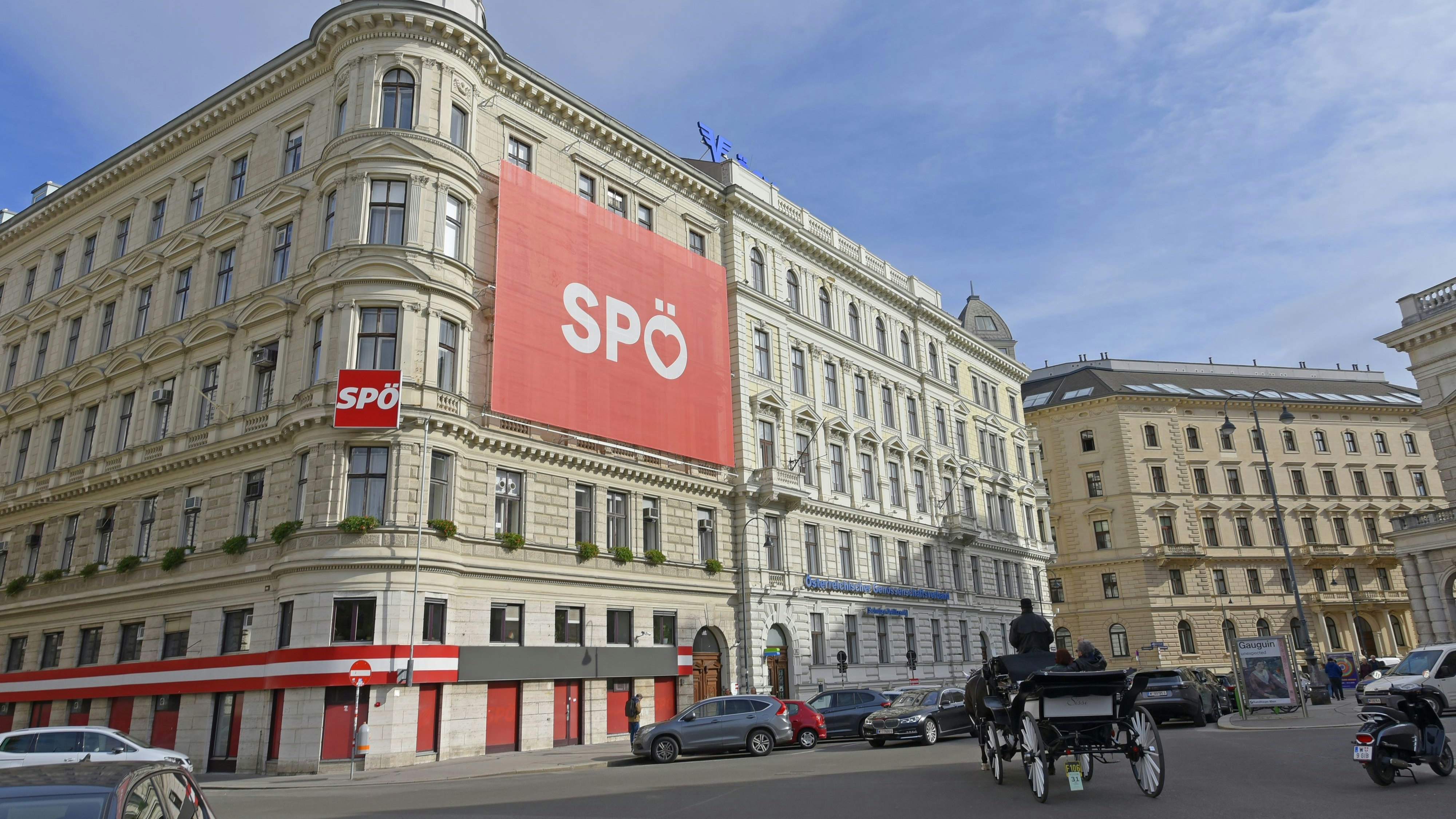 Heute.at - Fenster verklebt – Bablers Parteizentrale zerbröselt