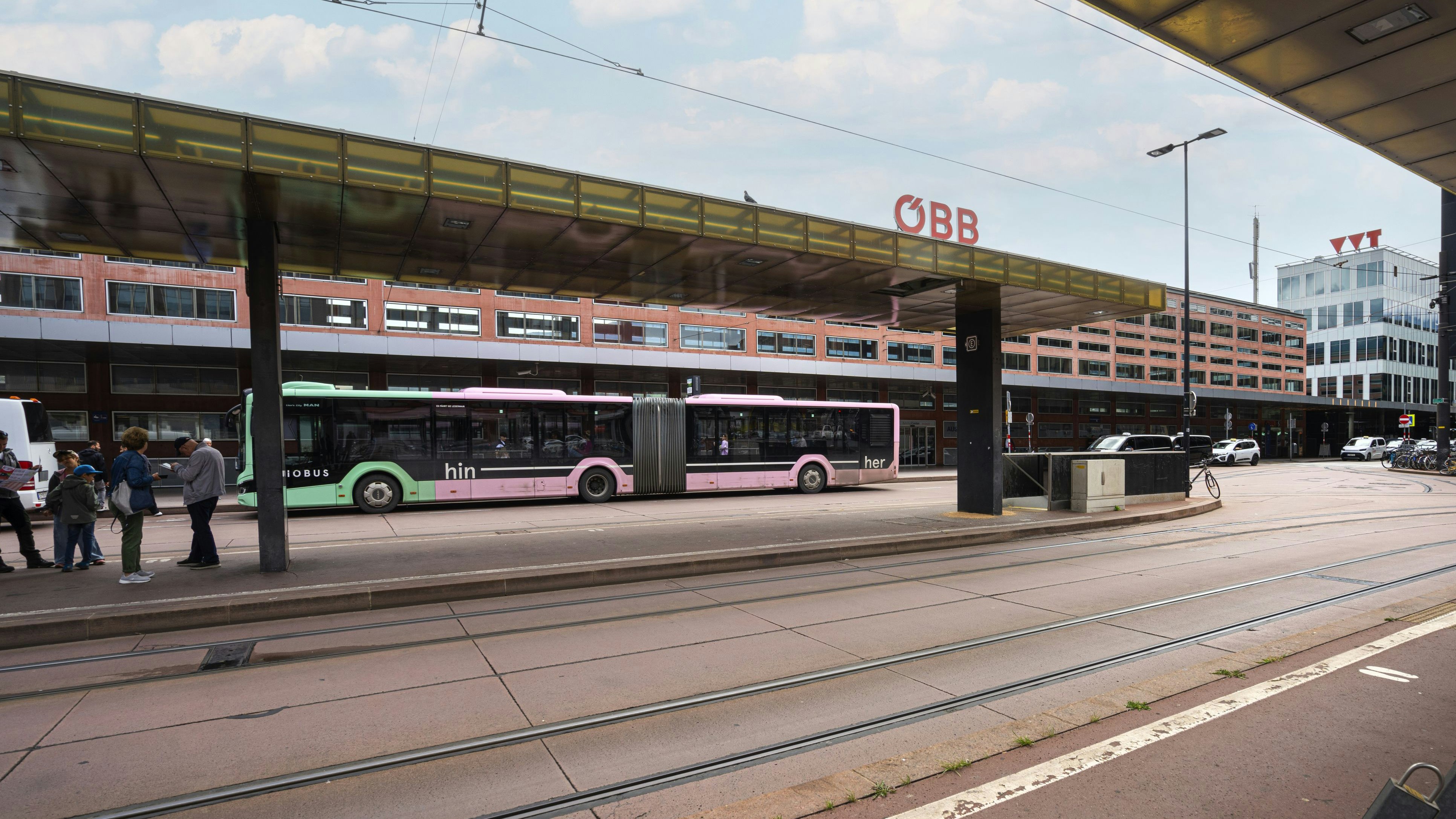 Der Verdächtige wurde im Bereich des Innsbrucker Hauptbahnhofes festgenommen.