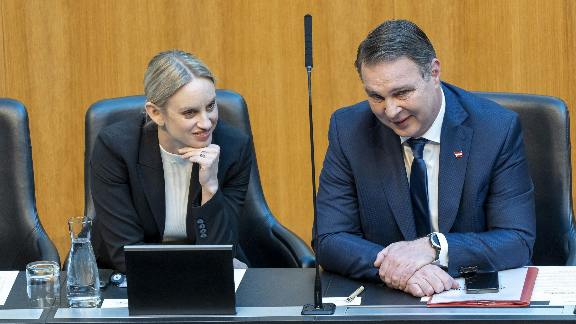 Heute.at - Babler-SPÖ denkt Volksbefragung über neue Steuer an