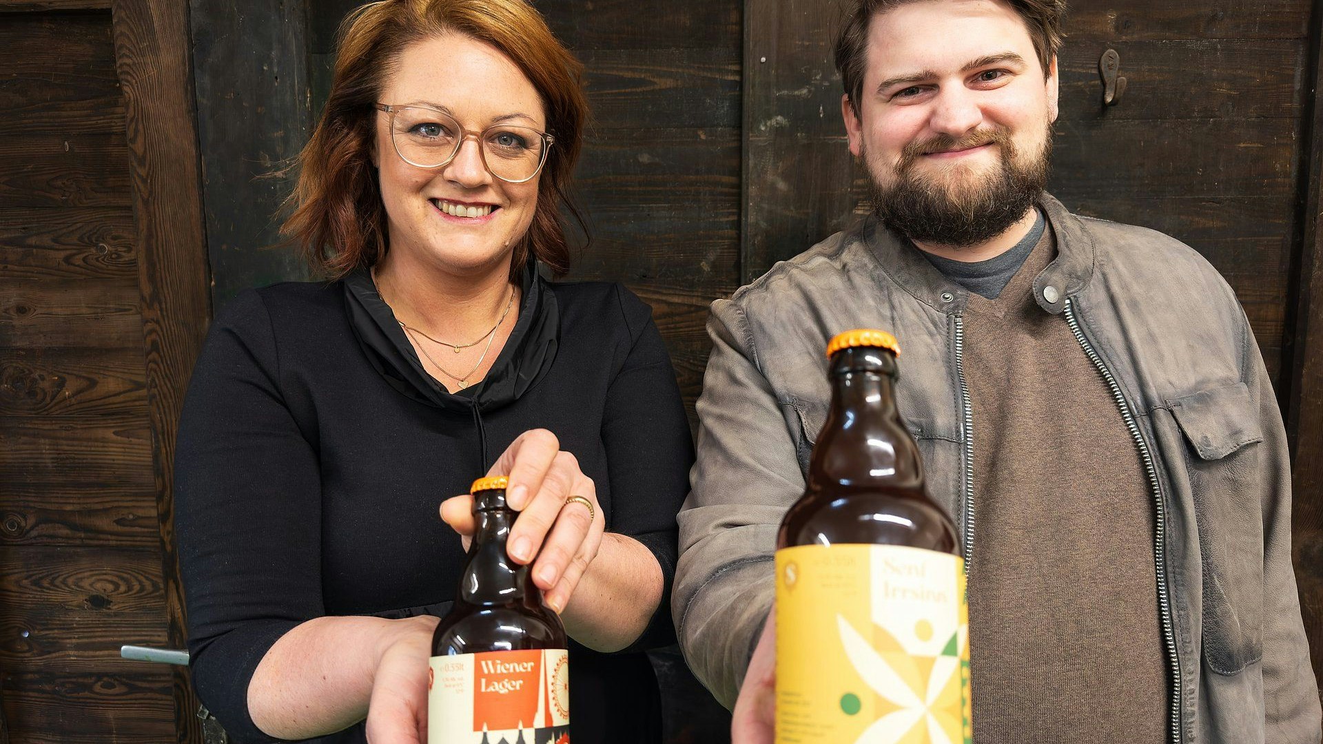 Matthias und Katrin Schett haben gemeinsam "Schetti‘s Braumanufaktur und The Herbal Nerd" in Sandl im Mühlviertel aufgebaut.