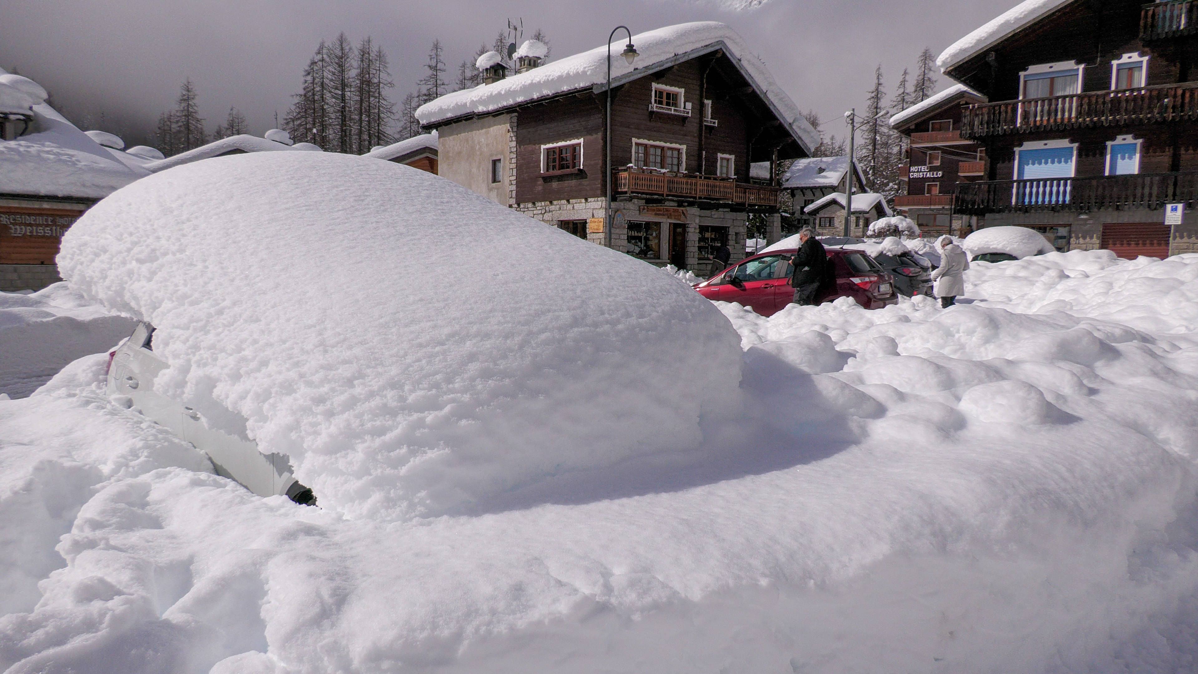 Heute.at - Warnstufe ROT! Schnee-Walze überrollt Österreich