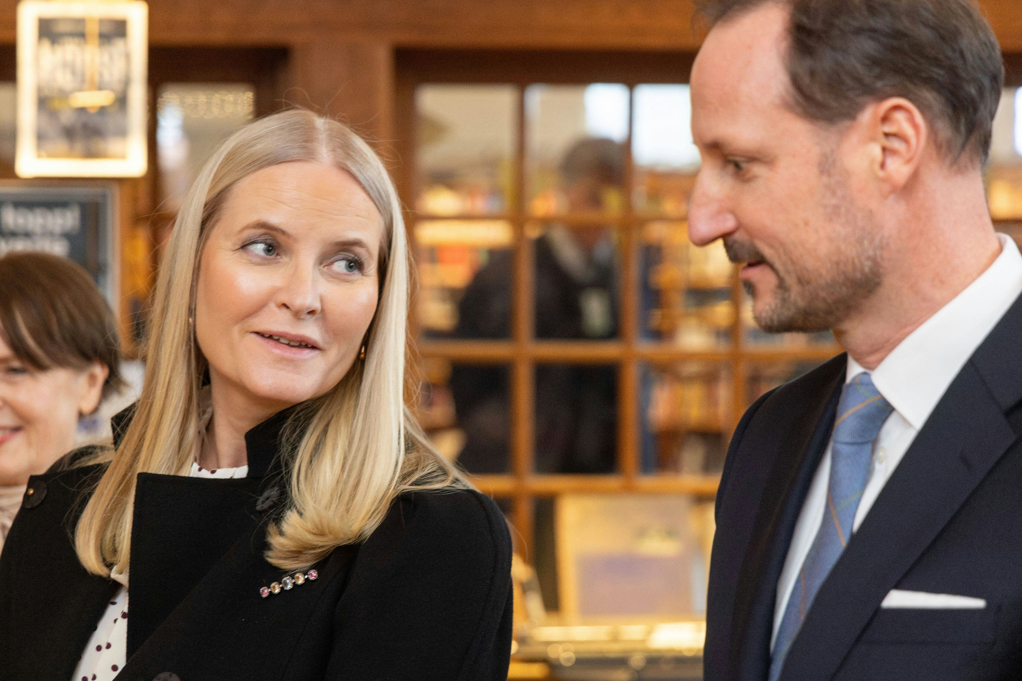 Kronprinzessin Mette-Marit und Kronprinz Haakon: Hat sie ihren Sohn vor der bevorstehenden Festnahme gewarnt?
