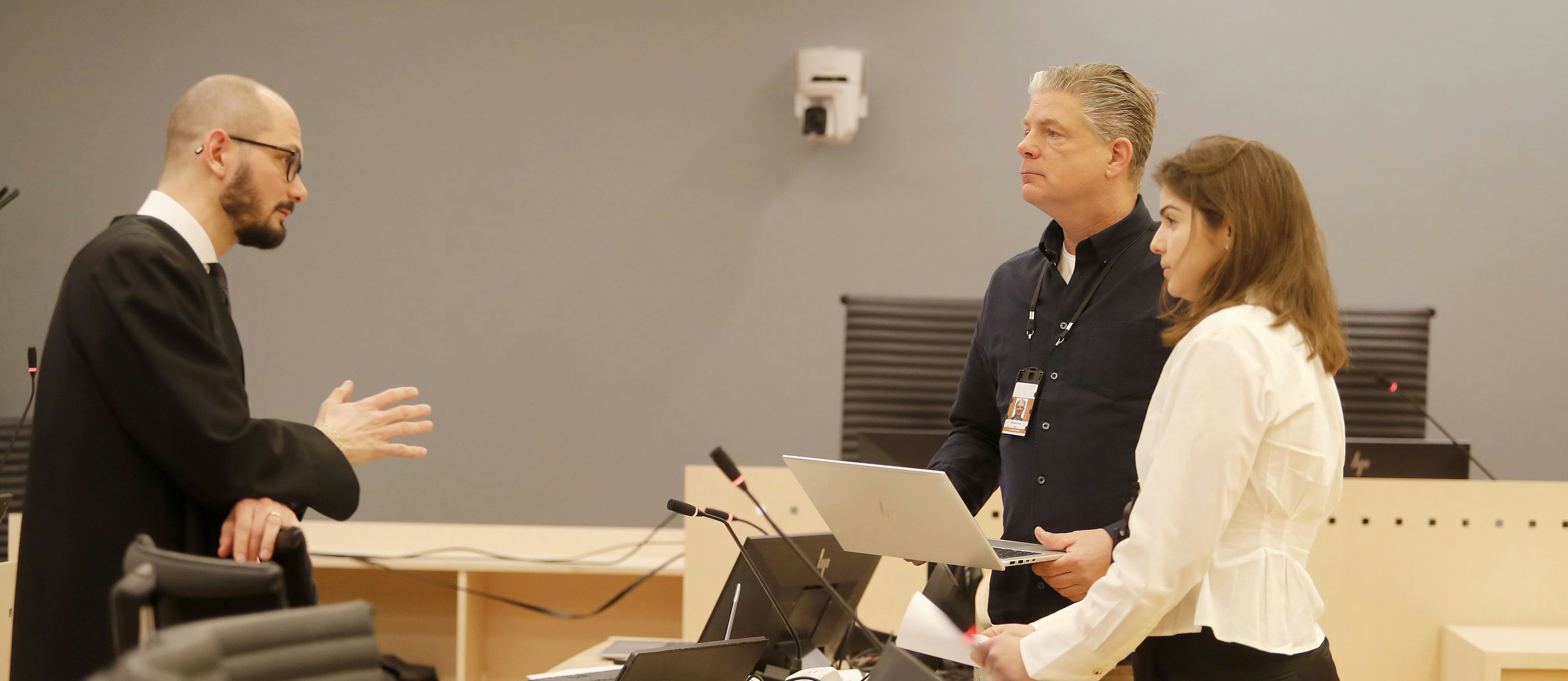 Die Polizeiermittler Stig Berg Larsen (Mitte) und Mina Bankerud berichteten, was sie auf den Handys von Marius fanden