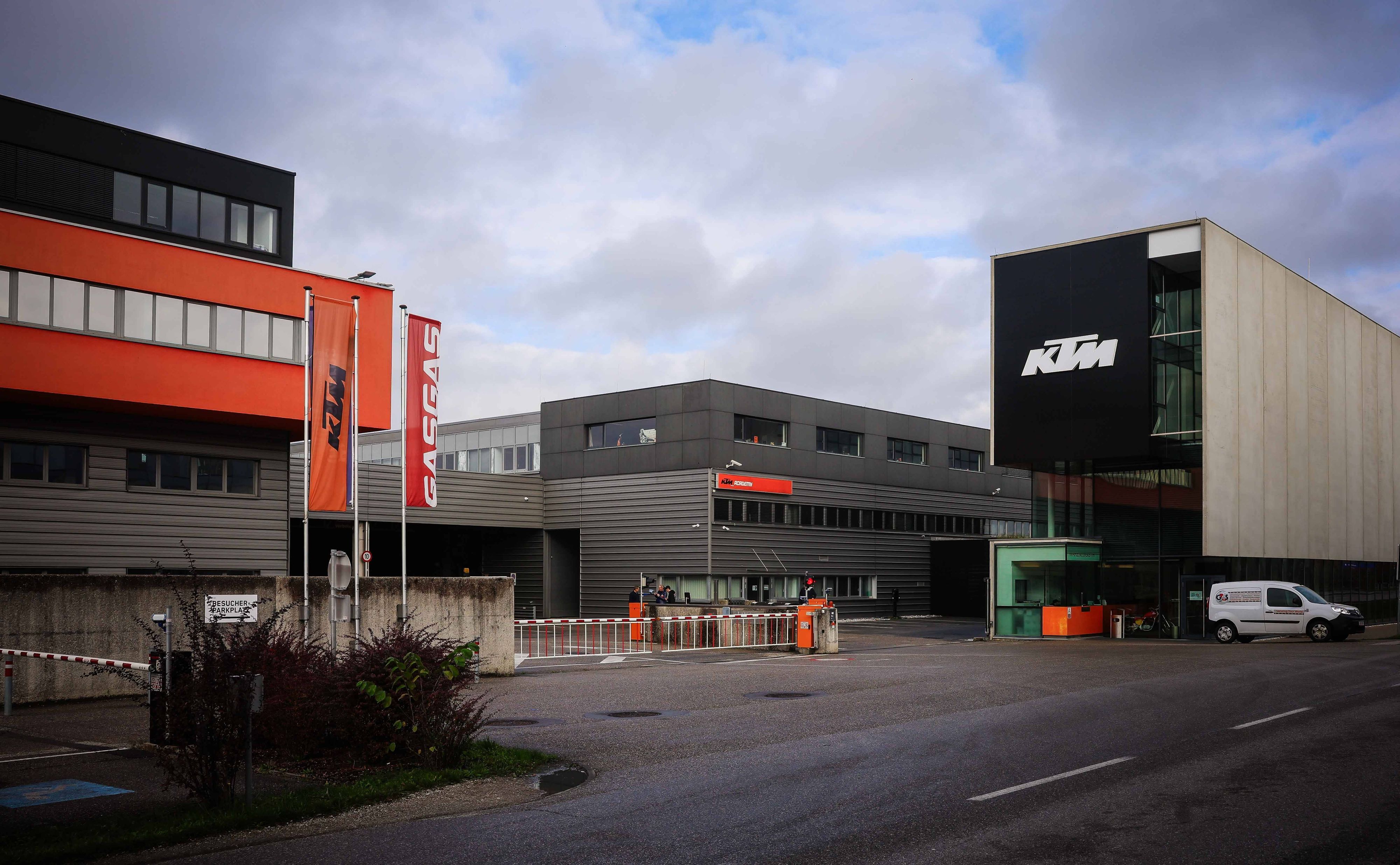 Heute.at - Erste Kündigungen fix: KTM-Sozialplan steht